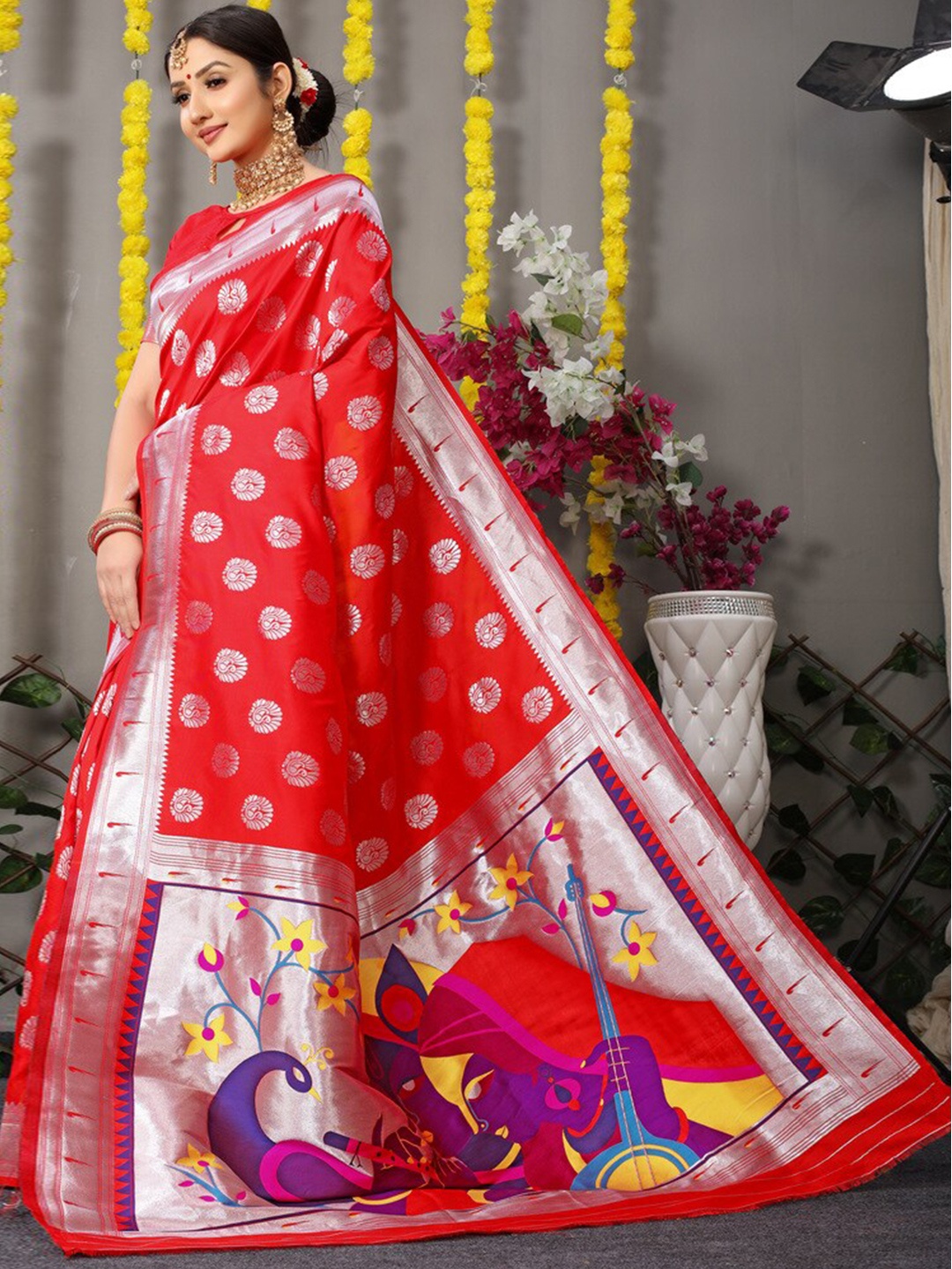 

Kandora Ethnic Motifs Zari Pure Silk Paithani Saree, Red