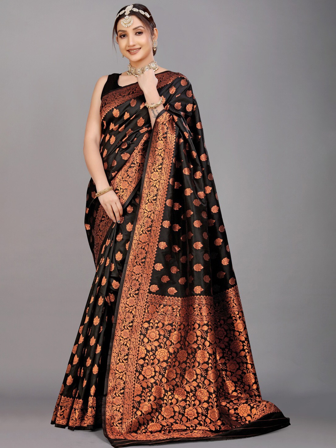 

Kandora Woven Design Pure Silk Banarasi Saree, Black