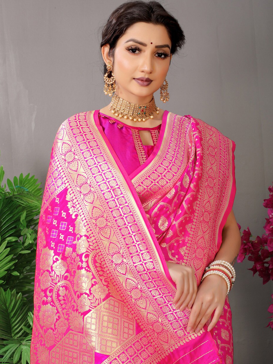 

Kandora Floral Woven Design Zari Pure Silk Banarasi Saree, Pink