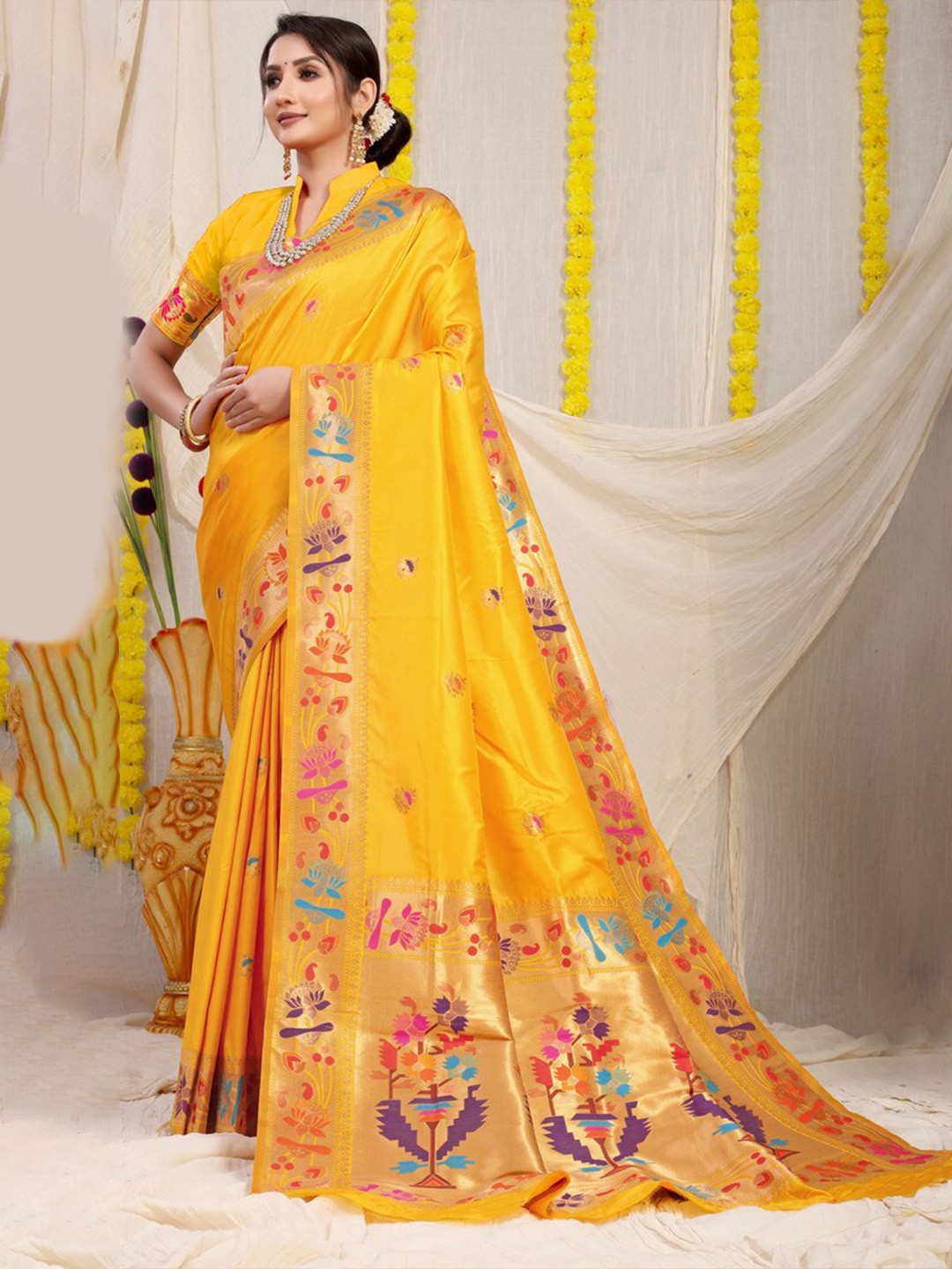 

Kandora Ethnic Motifs Woven Design Pure Silk Paithani Saree, Yellow