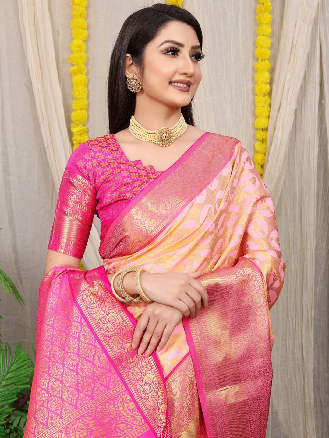 

Kandora Ethnic Motifs Woven Design Zari Pure Silk Banarasi Saree, Peach