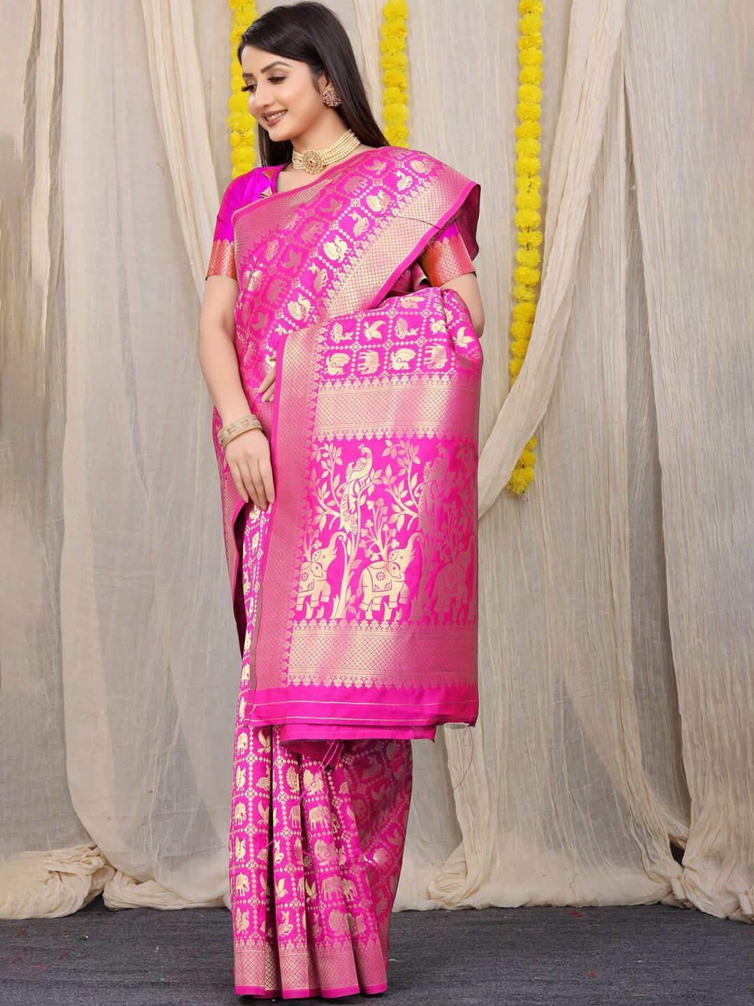 

Kandora Ethnic Motifs Woven Design Zari Pure Silk Banarasi Saree, Pink