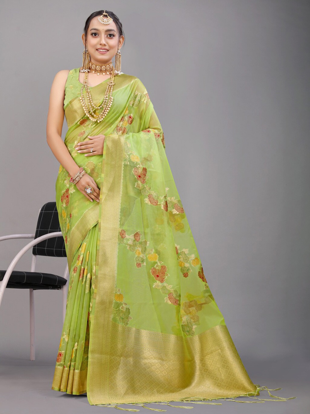 

Kandora Floral Woven Design Zari Pure Silk Banarasi Saree, Green