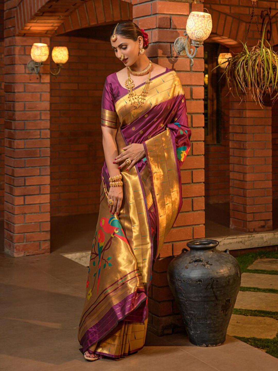 

Kandora Woven Design Zari Pure Silk Paithani Saree, Magenta