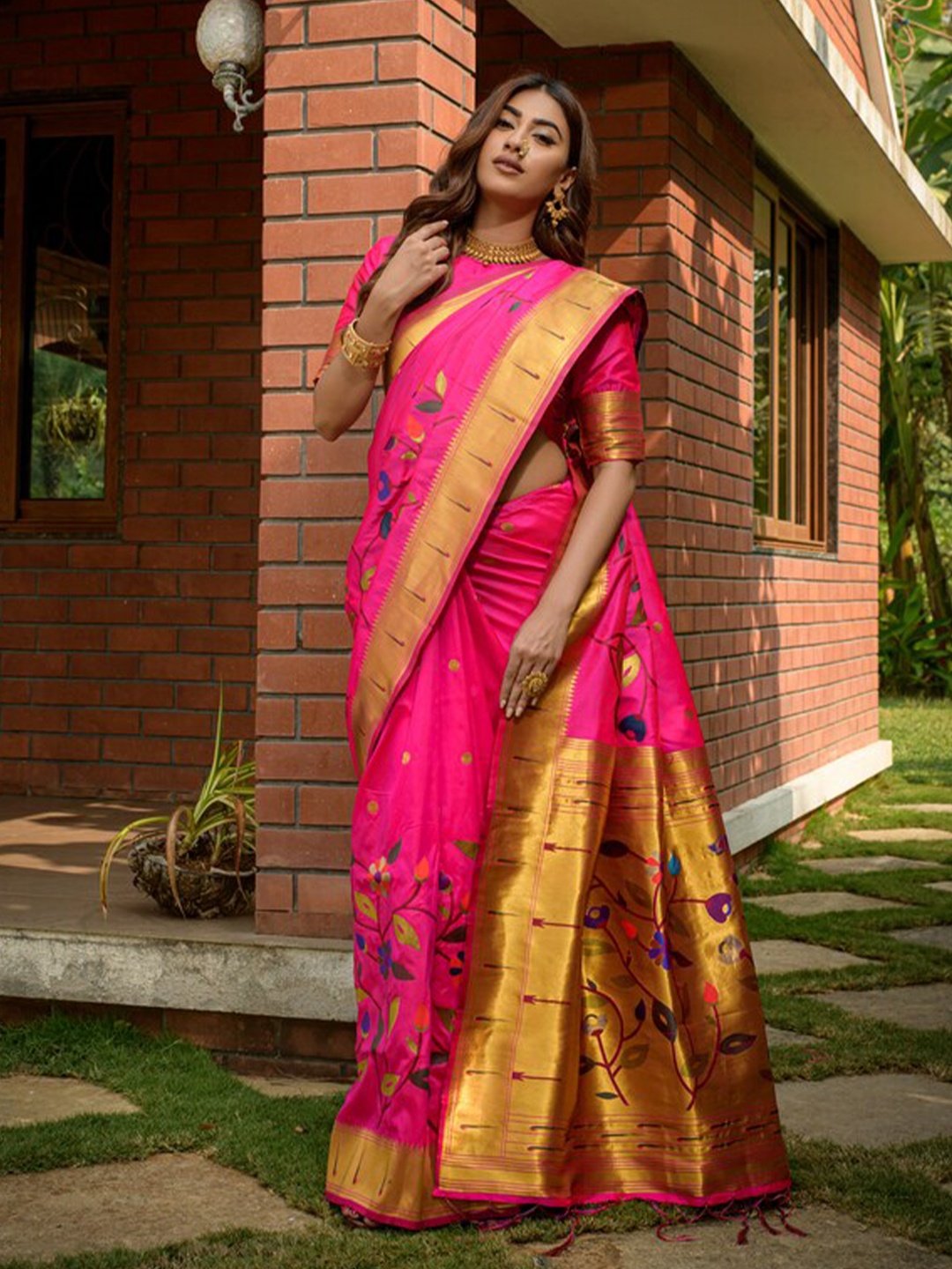 

Kandora Ethnic Motifs Zari Pure Silk Paithani Saree, Pink