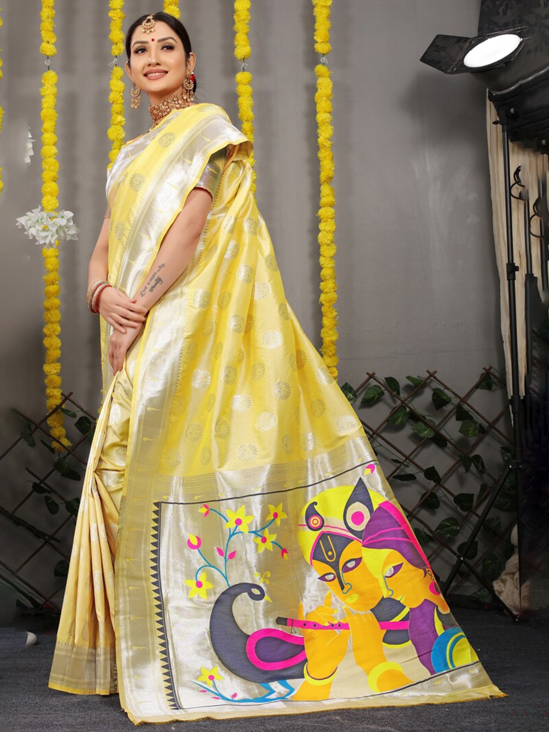 

Kandora Woven Design Zari Pure Silk Paithani Saree, Yellow