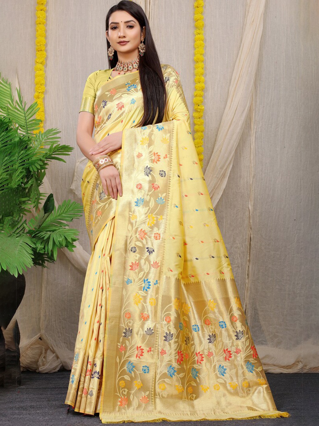 

Kandora Floral Woven Design Zari Pure Silk Paithani Saree, Mustard