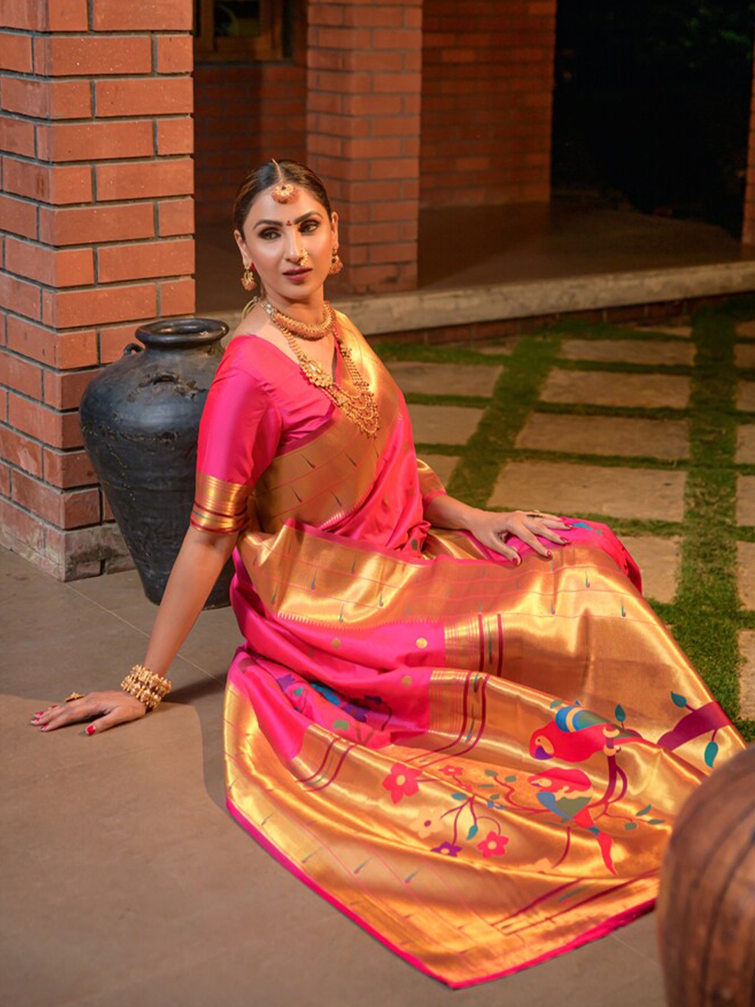 

Kandora Woven Design Pure Silk Paithani Saree, Pink