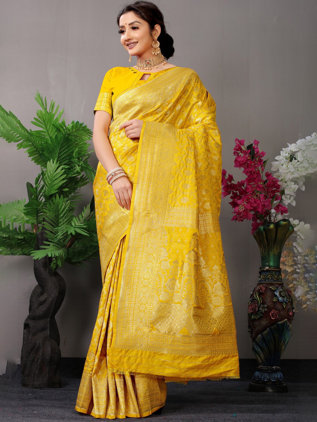 

Kandora Ethnic Motif Woven Design Zari Pure Silk Banarasi Saree, Yellow