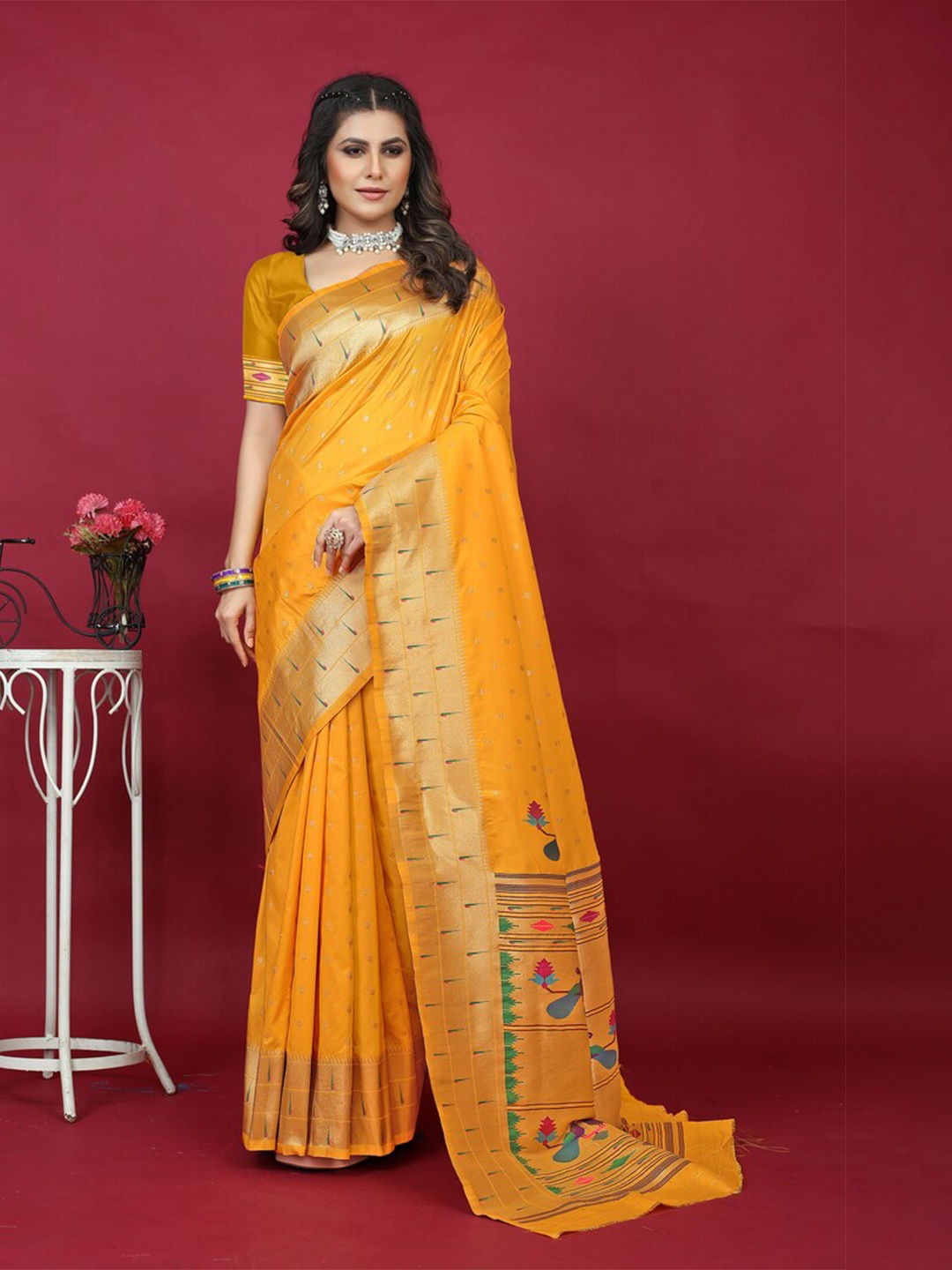 

Kandora Floral Woven Design Pure Silk Paithani Saree, Mustard