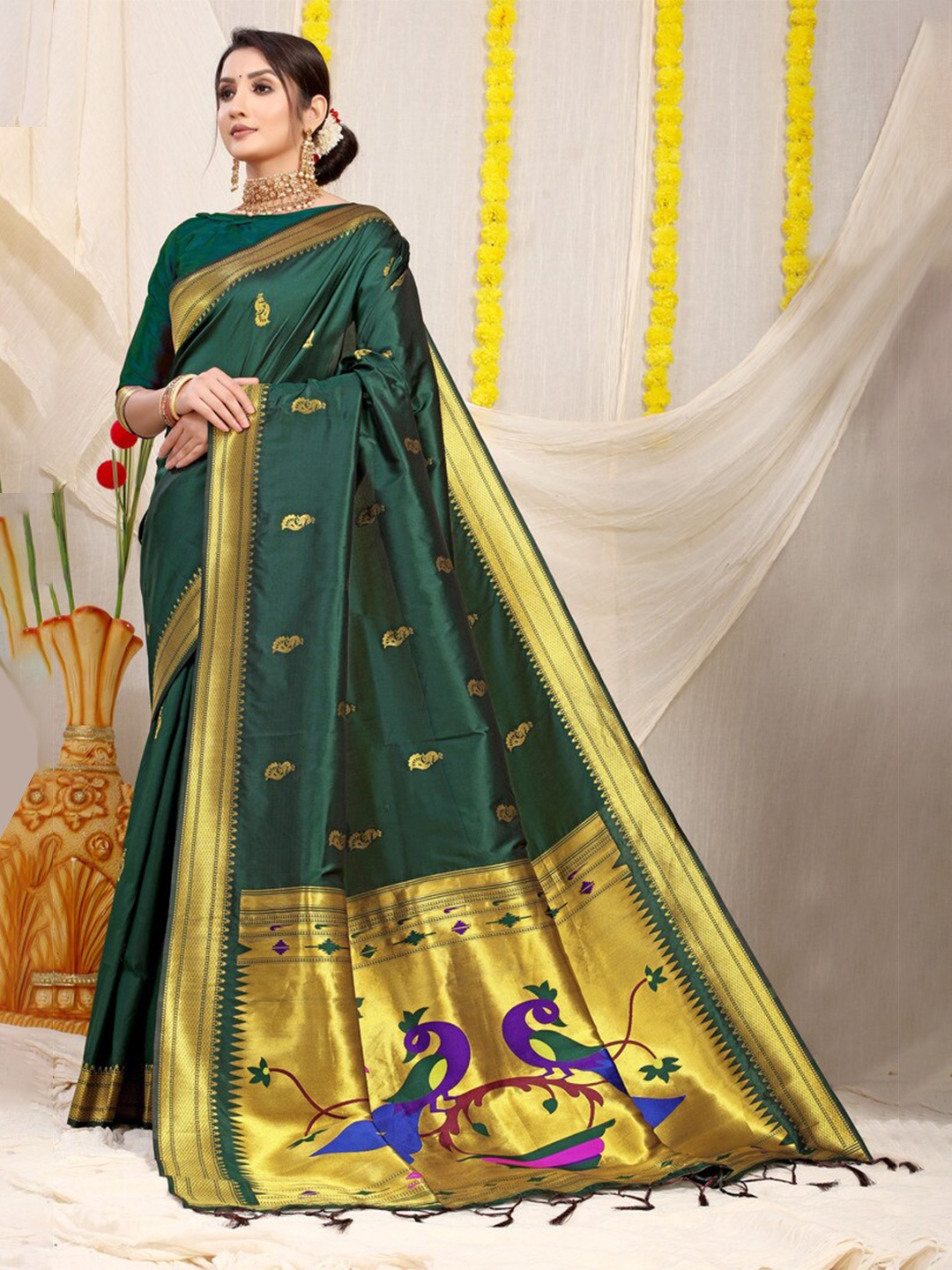 

Kandora Ethnic Motifs Woven Design Zari Pure Silk Paithani Saree, Olive