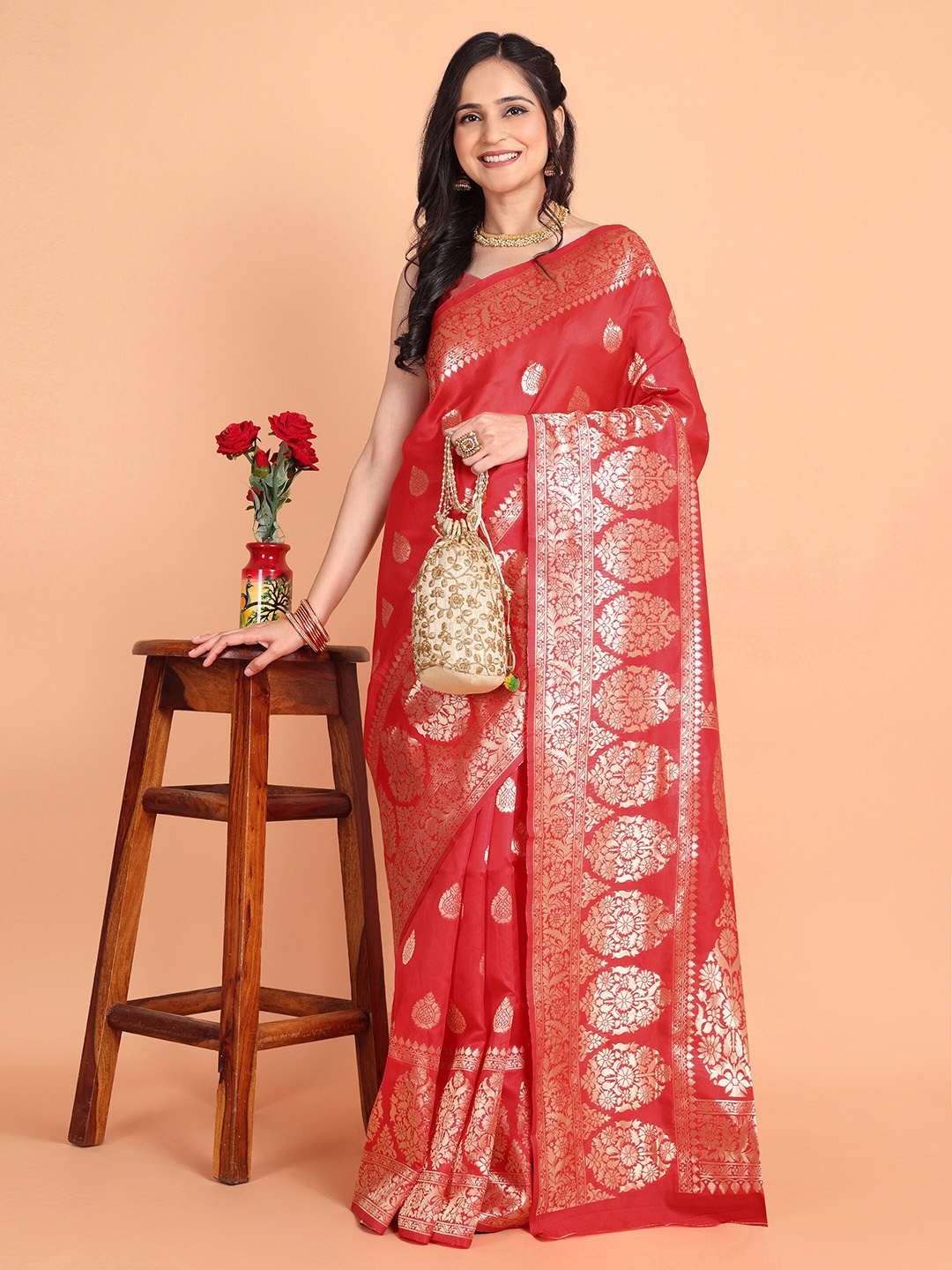 

KULNAARI Ethnic Motif Zari Banarasi Saree, Red