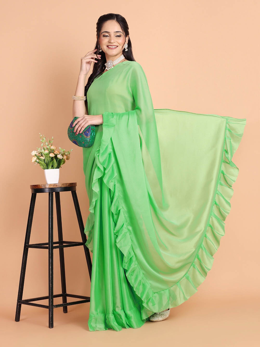 

KULNAARI Ruffles Pure Georgette Saree, Green