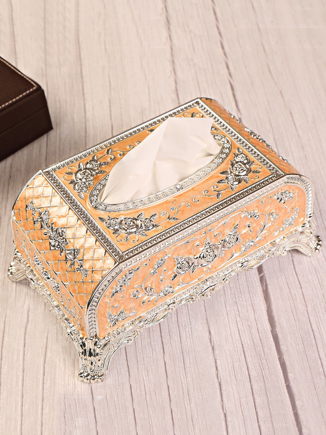 

THE HOME CO. Textured Metal Tissue Holder, Silver