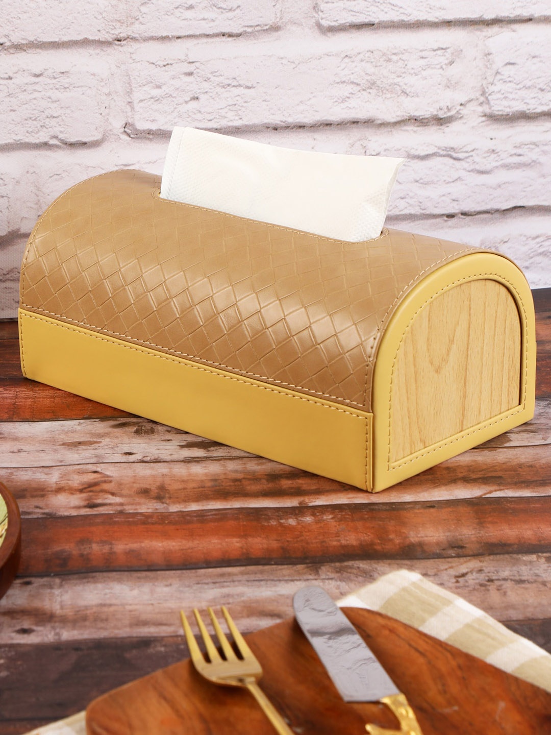 

THE HOME CO. Cream-Coloured Leather Tissue Holders