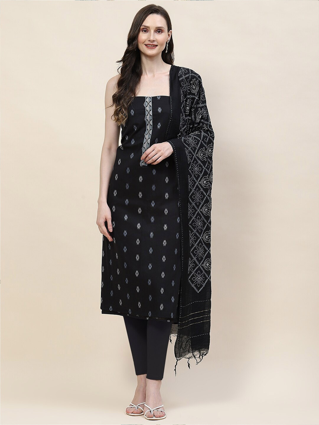 

Meena Bazaar Unstitched Dress Material, Black