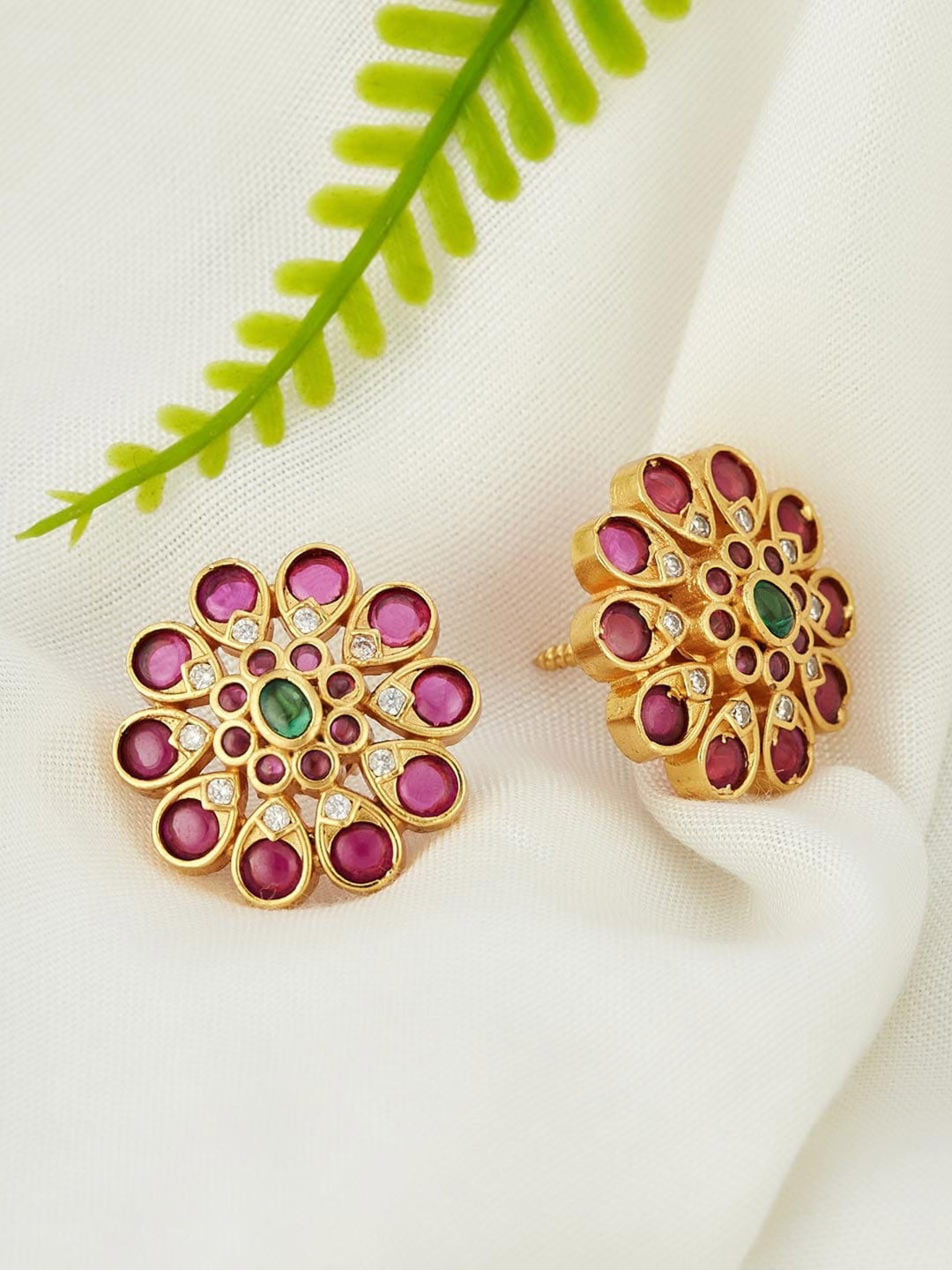 

Fabindia Contemporary Studs Earrings, Gold