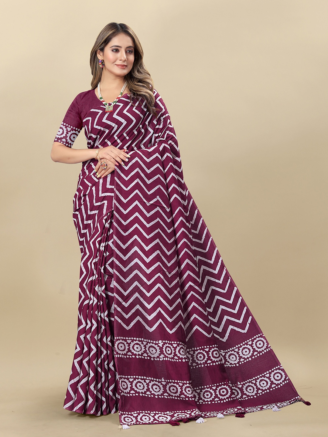 

KALINI Geometric Printed Saree, Purple