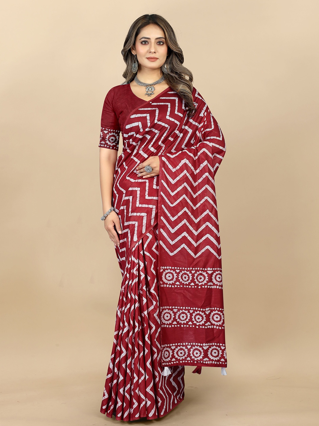 

KALINI Chevron Printed Saree, Maroon