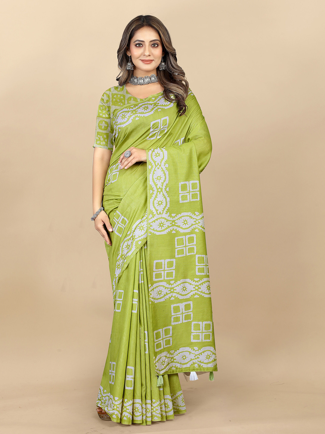 

KALINI Batik Printed Saree, Green