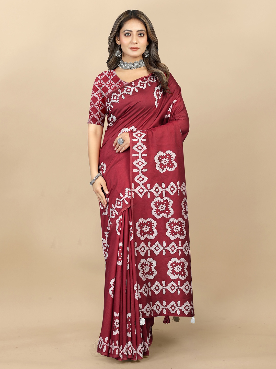 

KALINI Batik Printed Saree, Maroon