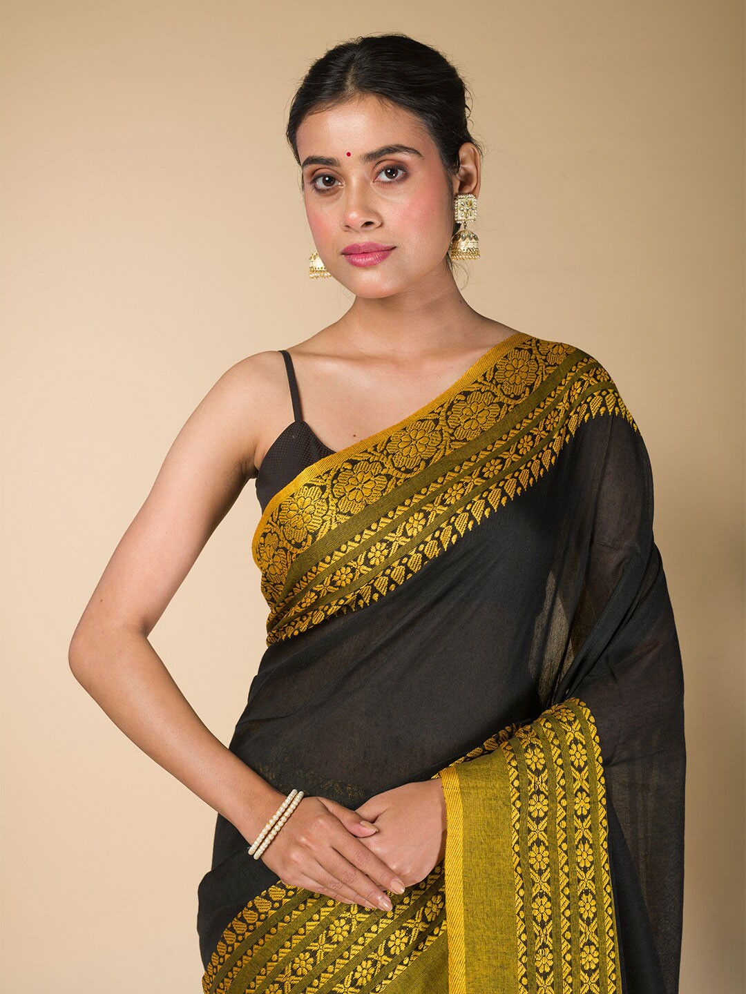 

HERE&NOW Black Zari Floral Woven Design Border Pure Cotton Saree