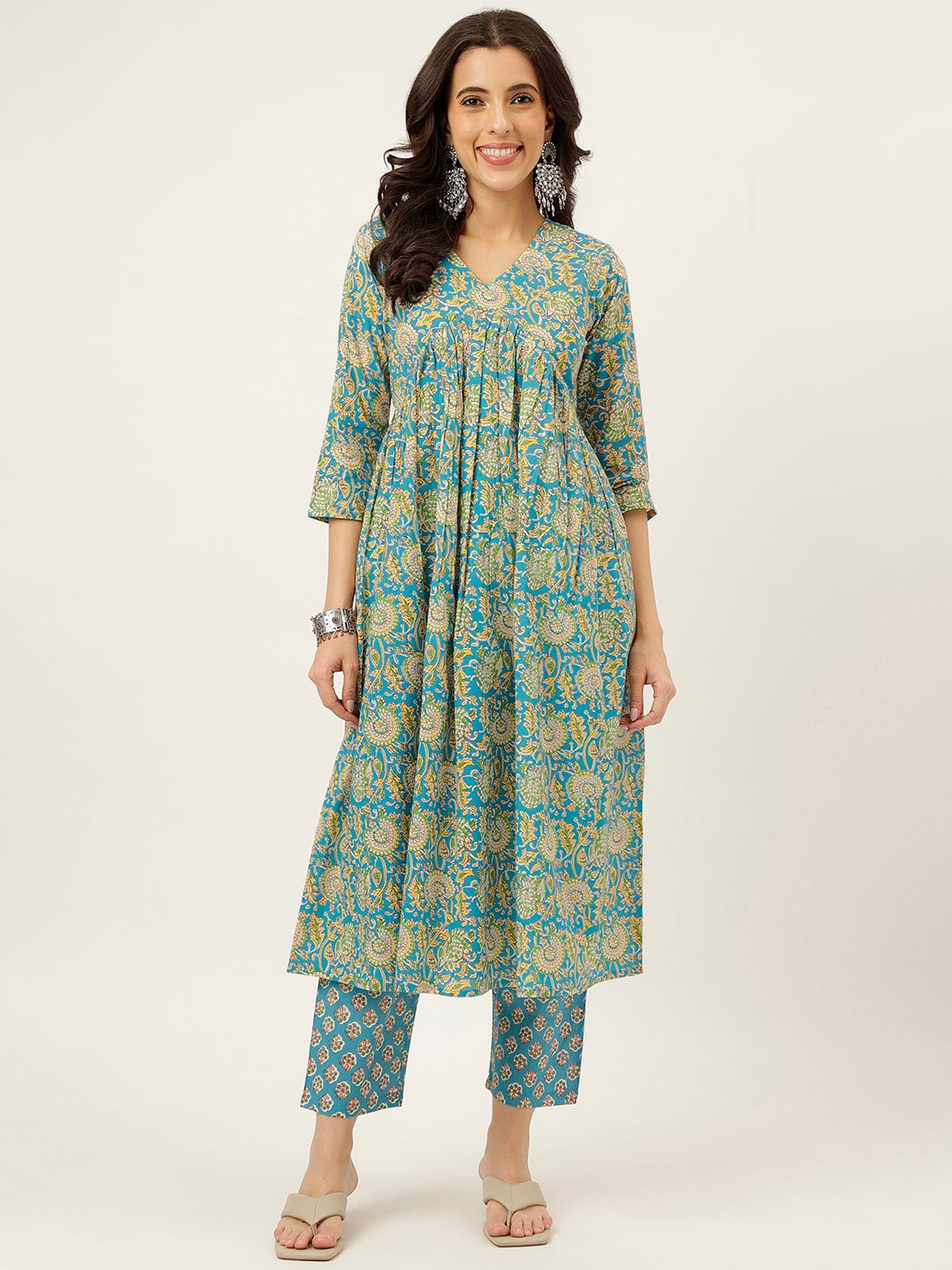 

SPARSA Women Floral Printed Pleated Pure Cotton Kurta with Trousers, Blue