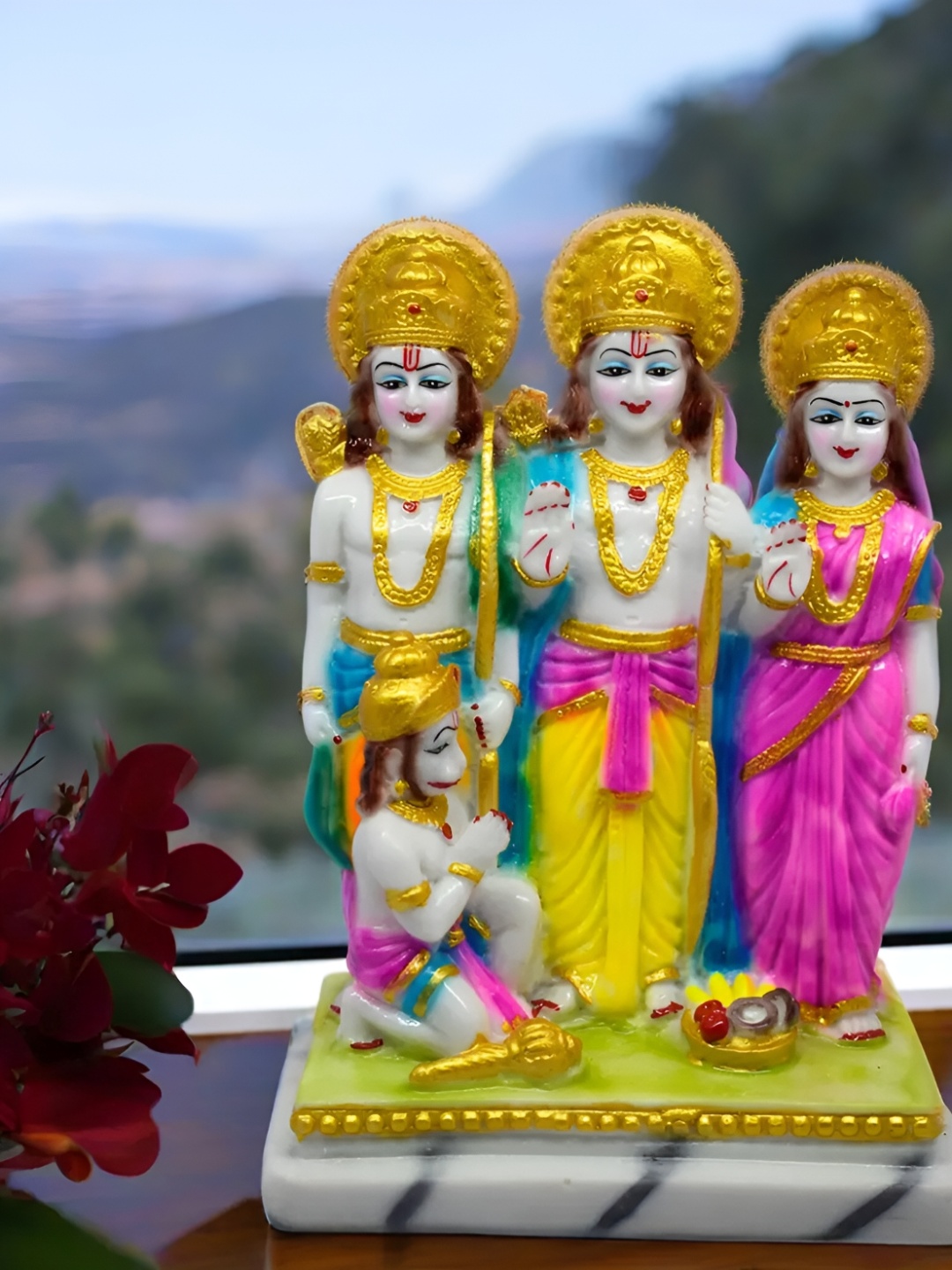 

VIVARS CRAFT Yellow Religious Idol Showpiece