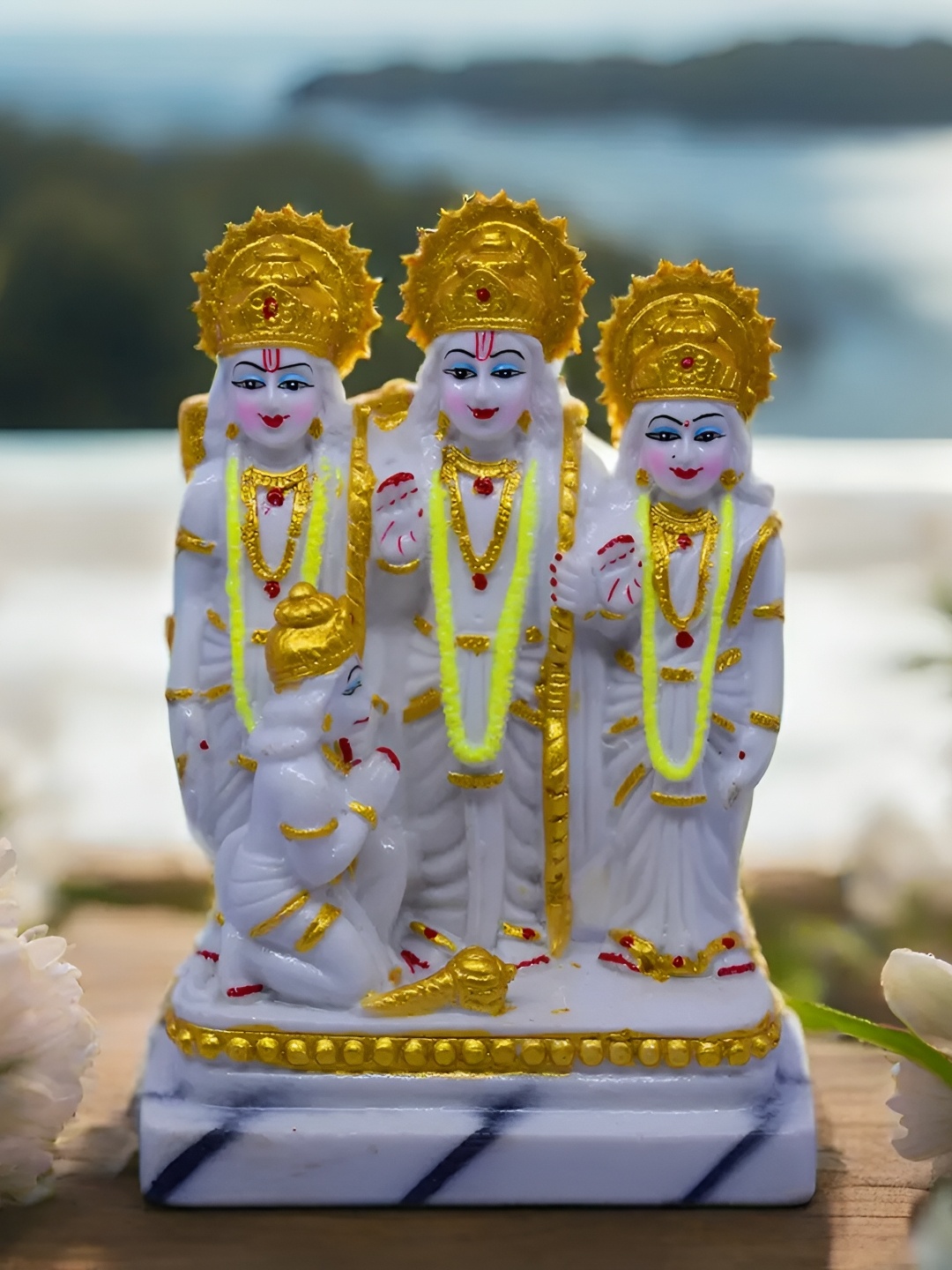 

VIVARS CRAFT White Religious Idol Showpiece
