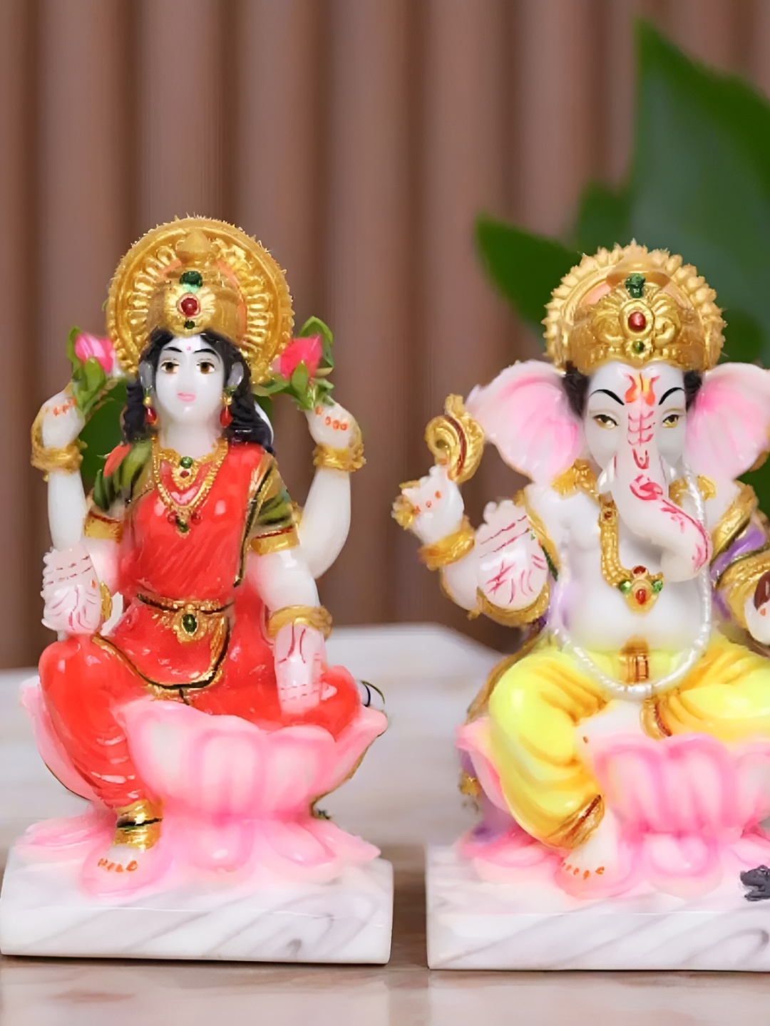 

VIVARS CRAFT White Religious Idol Showpiece