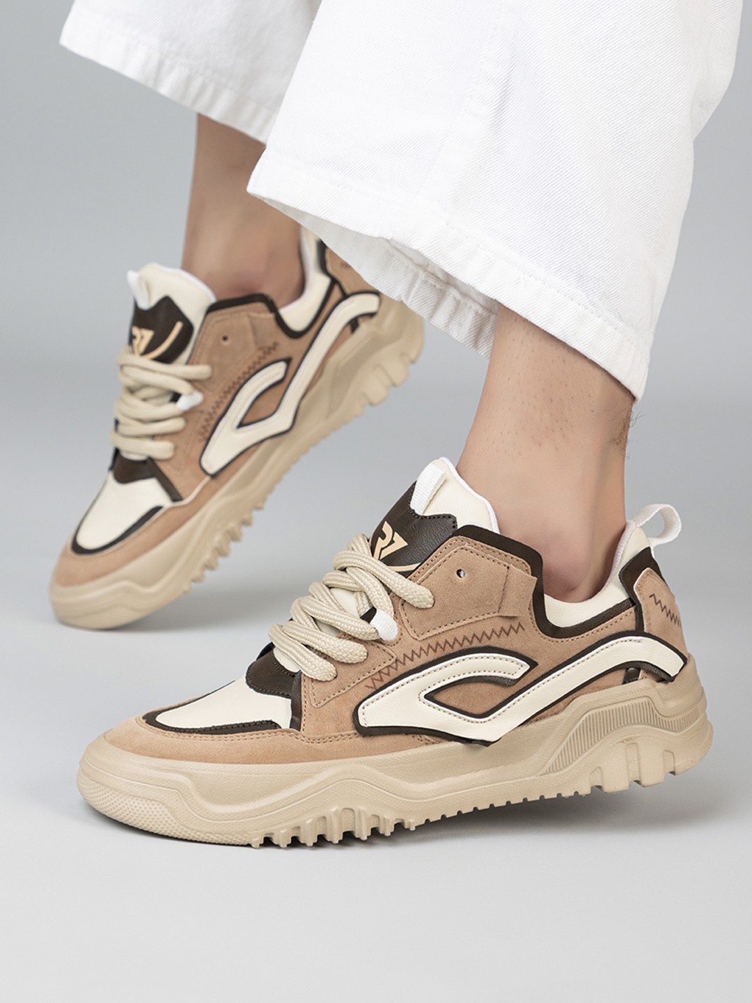 

RUN SEVEN Men Running Non-Marking Shoes, Beige