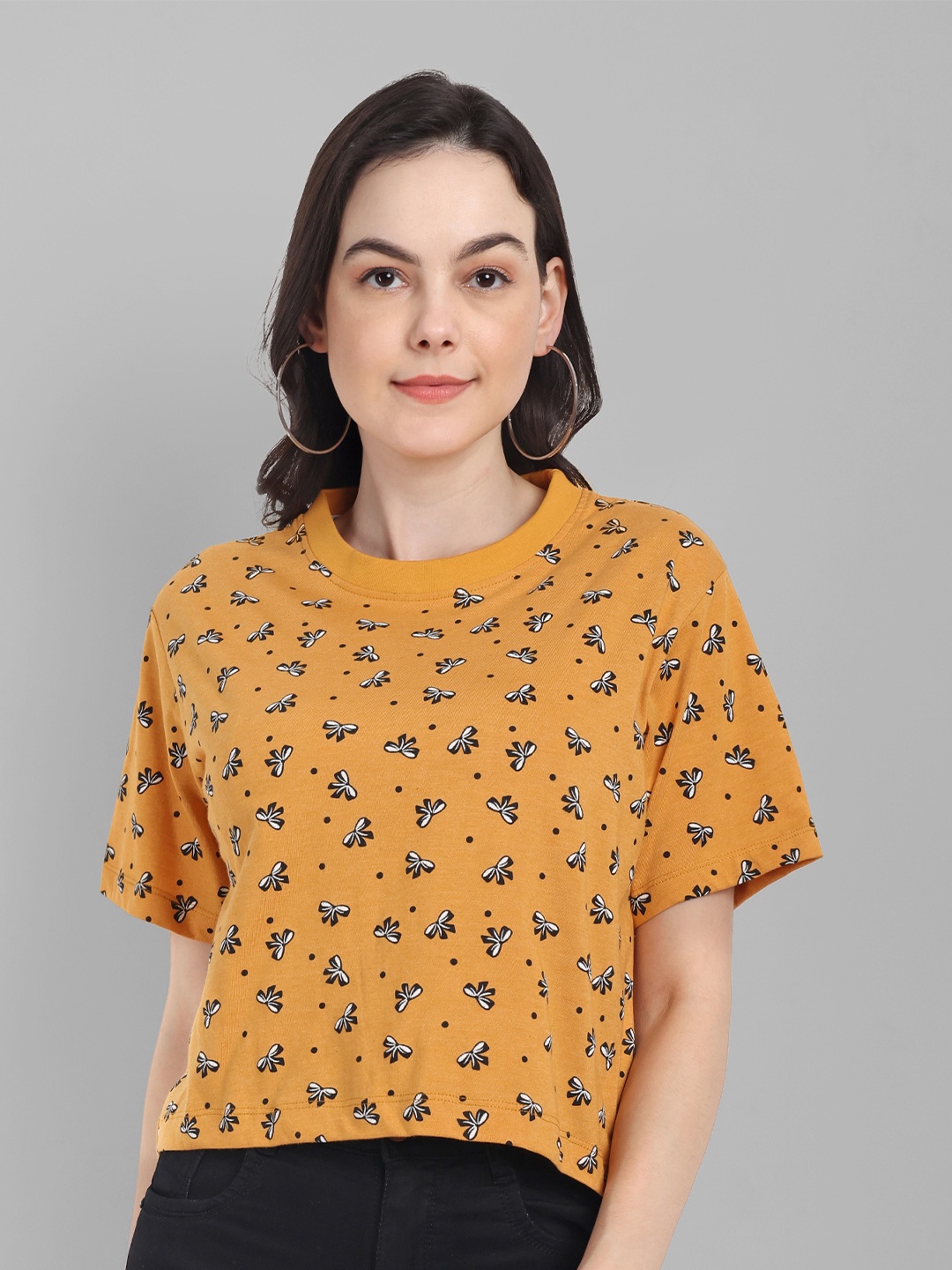 

HEYLAY Abstract Printed Round Neck Pure Cotton T-shirt, Mustard