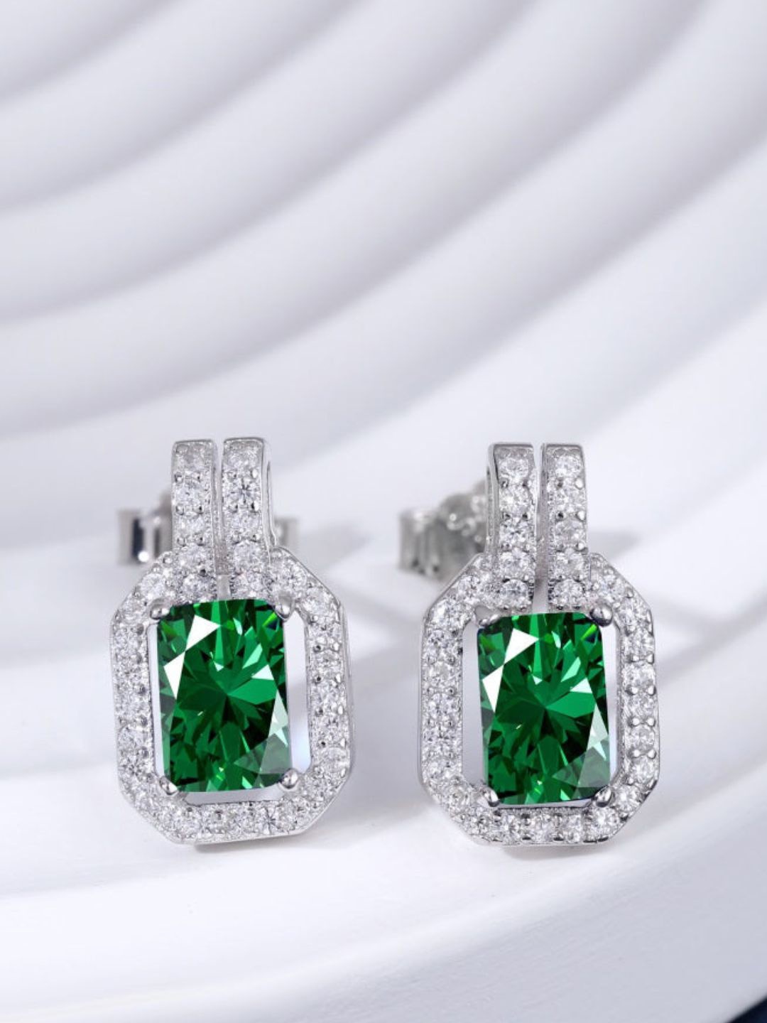 

BRIA JEWELS 925 Sterling Silver Rhodium-Plated CZ Geometric Studs Earrings