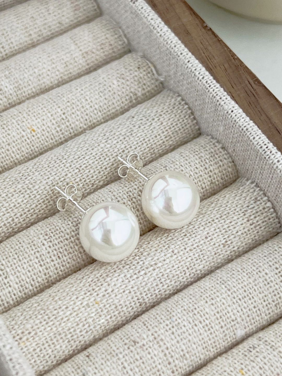 

BRIA JEWELS Rhodium-Plated Contemporary Silver Studs Earrings