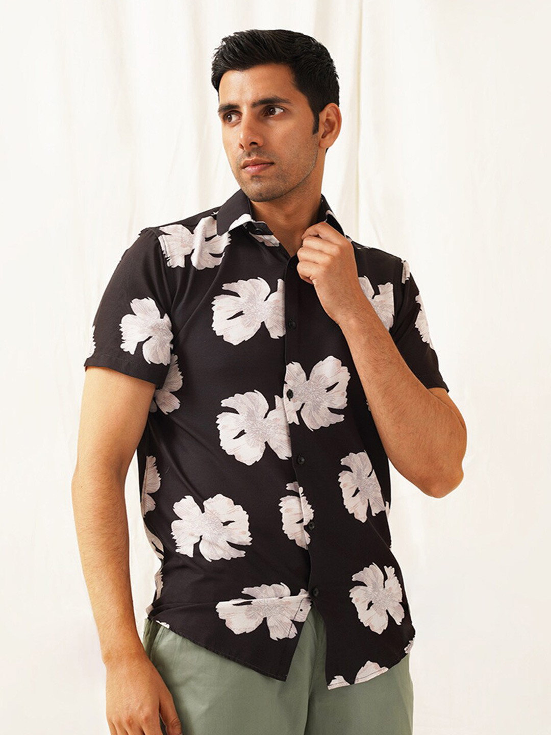 

Indian Needle Classic Floral Printed Spread Collar Cotton Curved Casual Shirt, Black