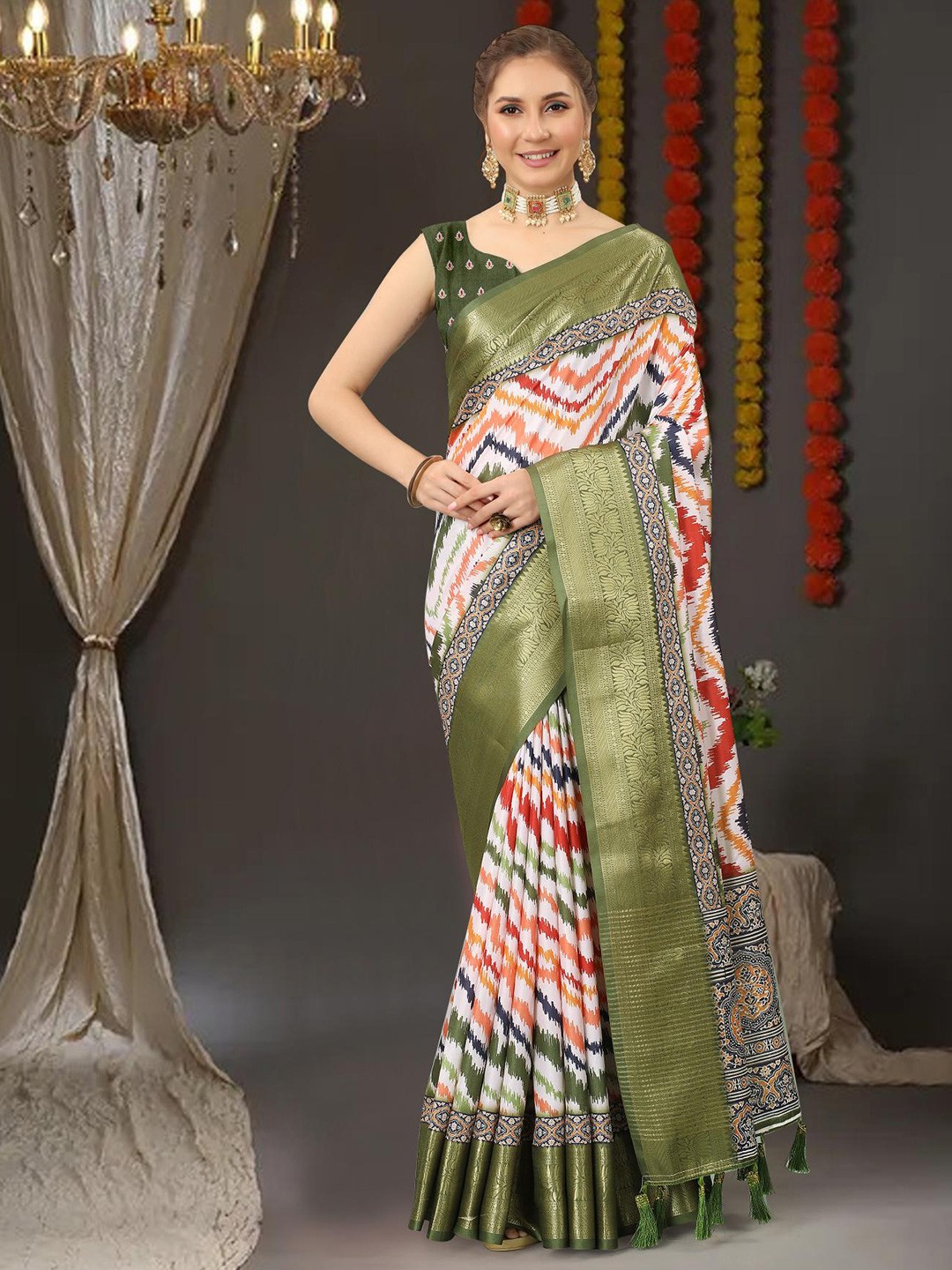

PATIALAPICKS Abstract Printed Zari Pure Silk Paithani Saree, Green