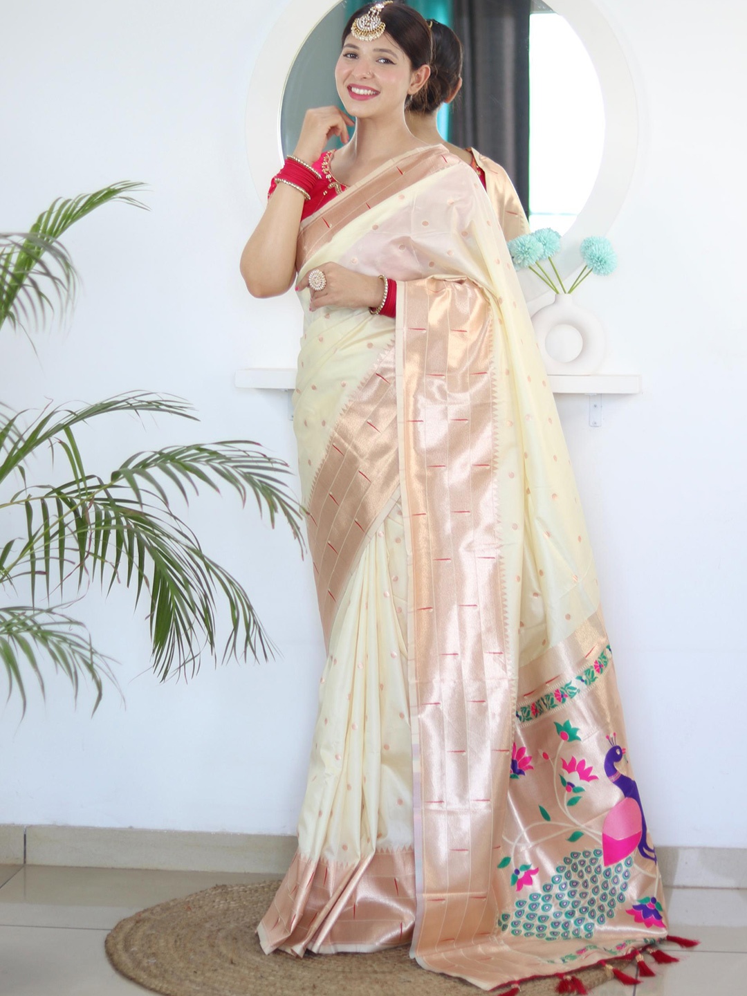

PATIALAPICKS Woven Design Zari Pure Silk Paithani Saree, Off white