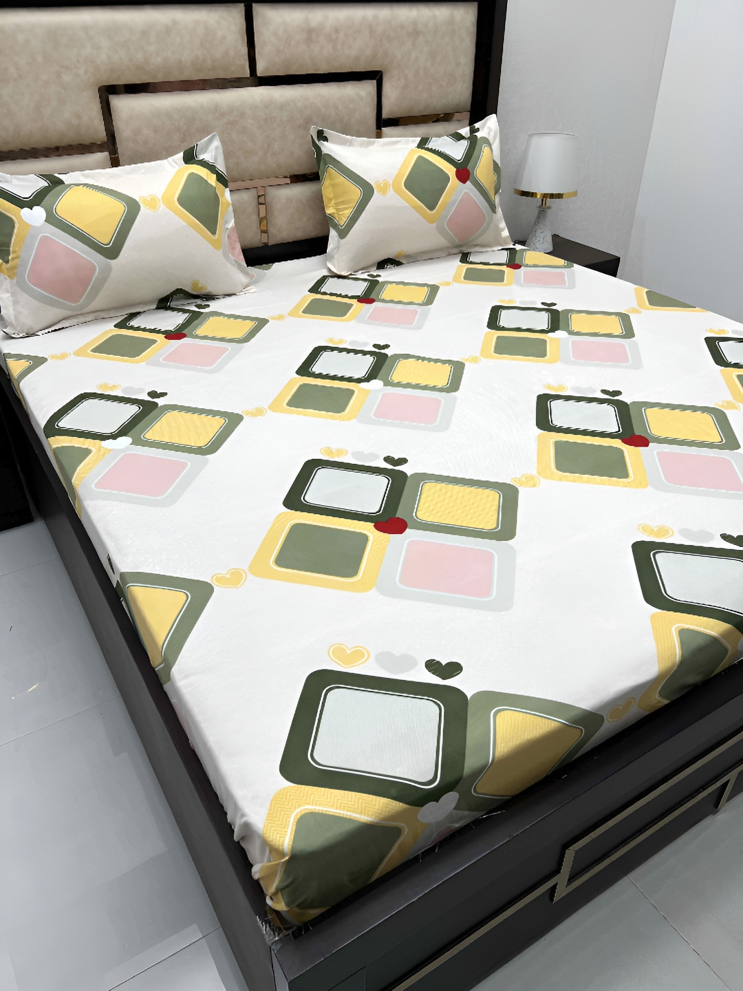 

Pure Decor CreamColoured & Green Geometric Cotton 300 TC King Bedsheet with 2 PillowCovers, Cream
