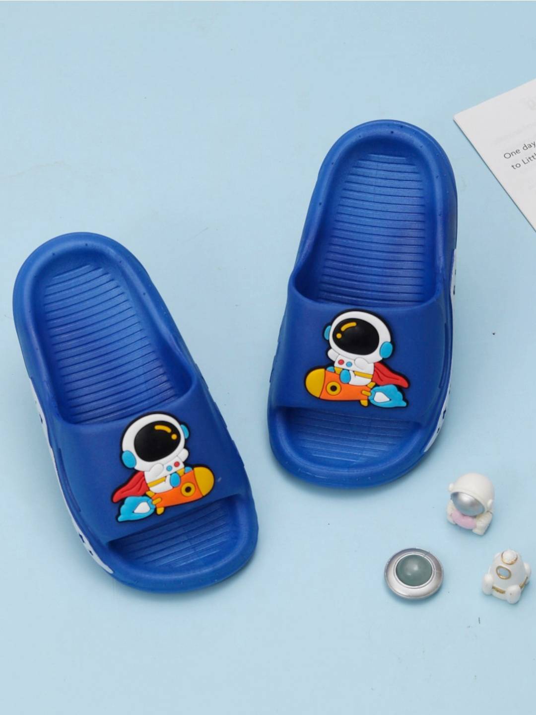 

Yellow Bee Boys Printed Sliders, Blue