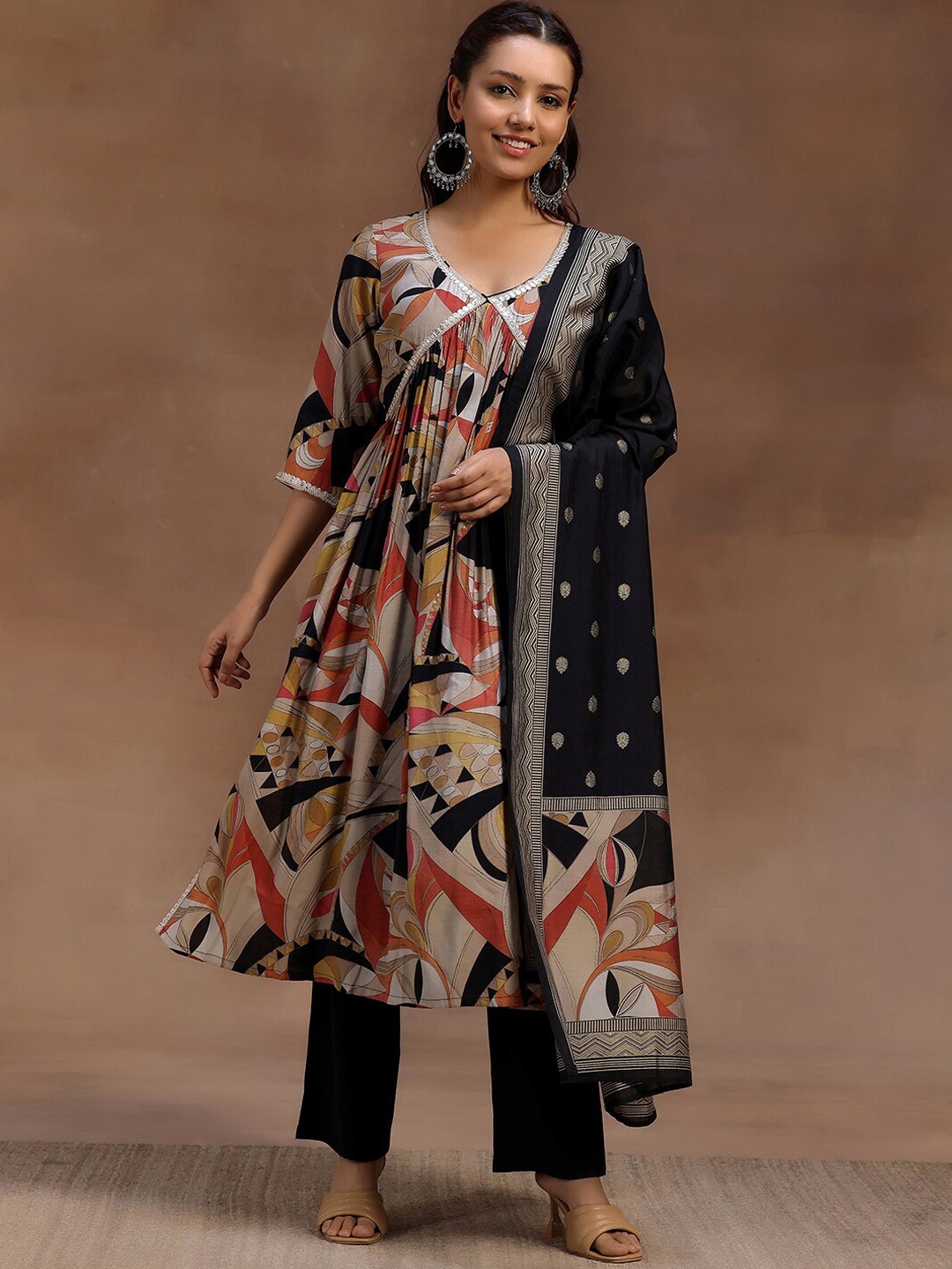 

Libas Abstract Printed High-Slit Empire Kurta With Trouser & Dupatta, Black