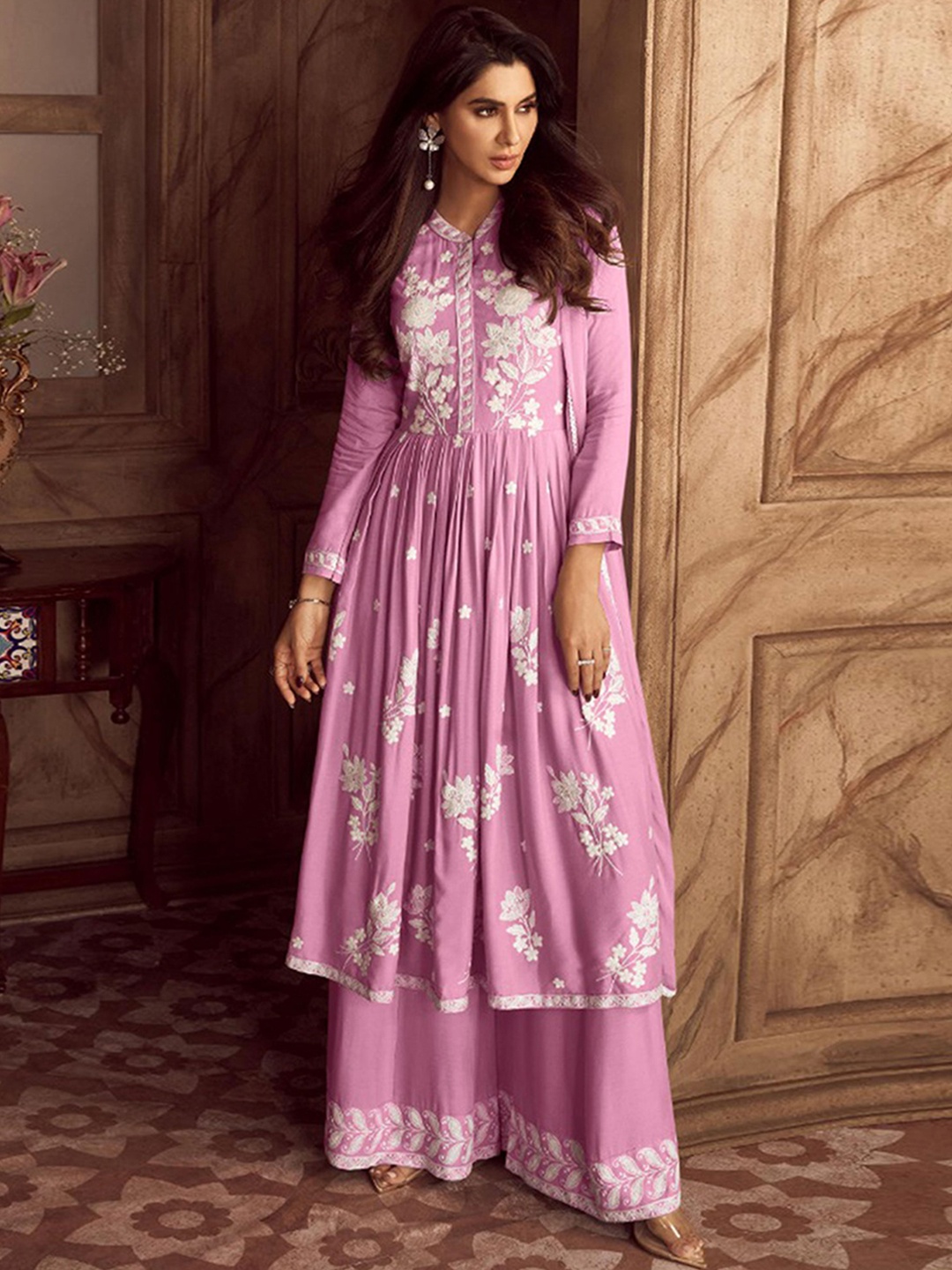 

Peachmode Floral Embroidered Regular Chikankari Kurta Set With Dupatta, Pink