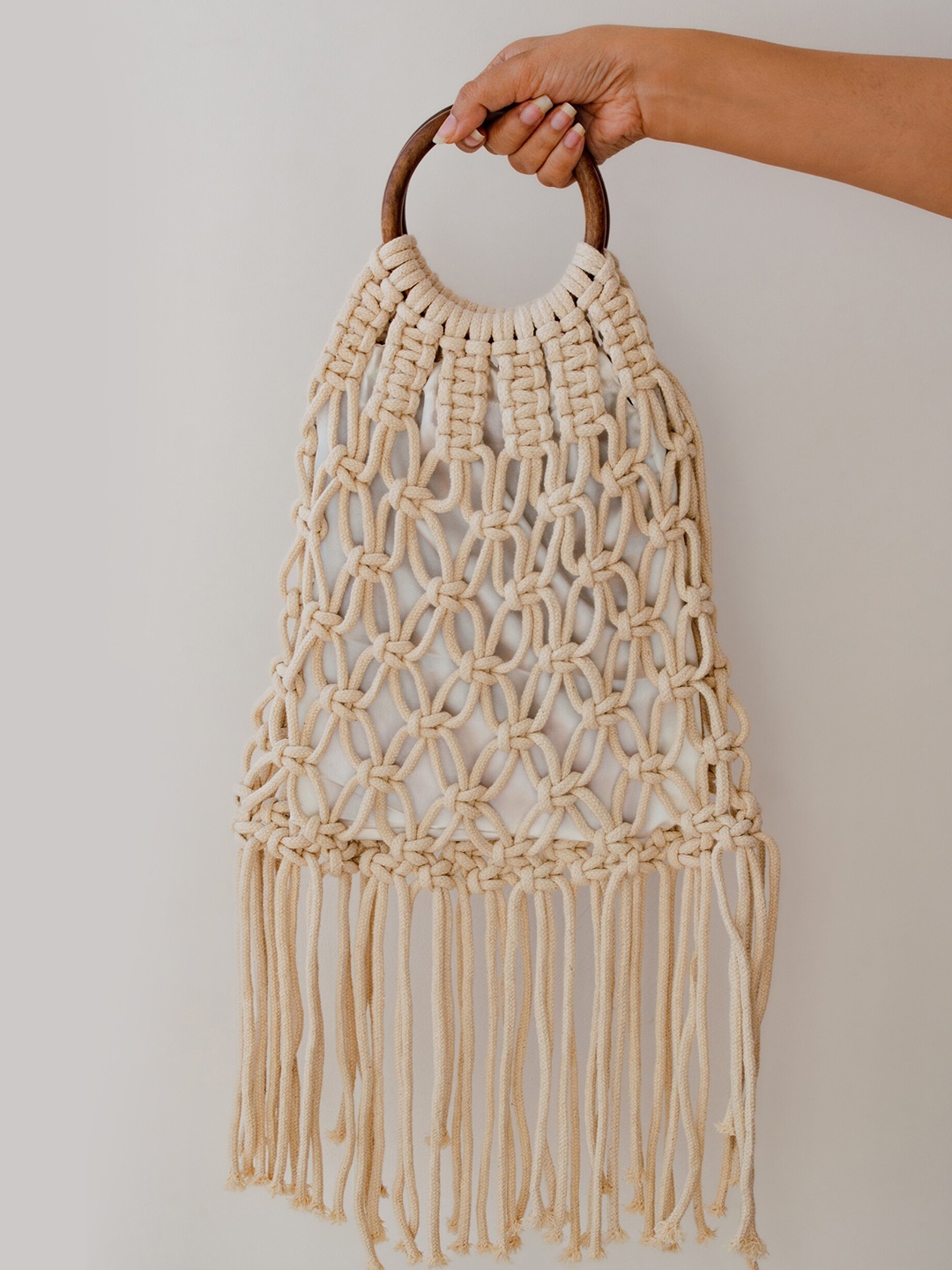 

DECORDILL Hand-Knotted Fringe Handbag, Off white