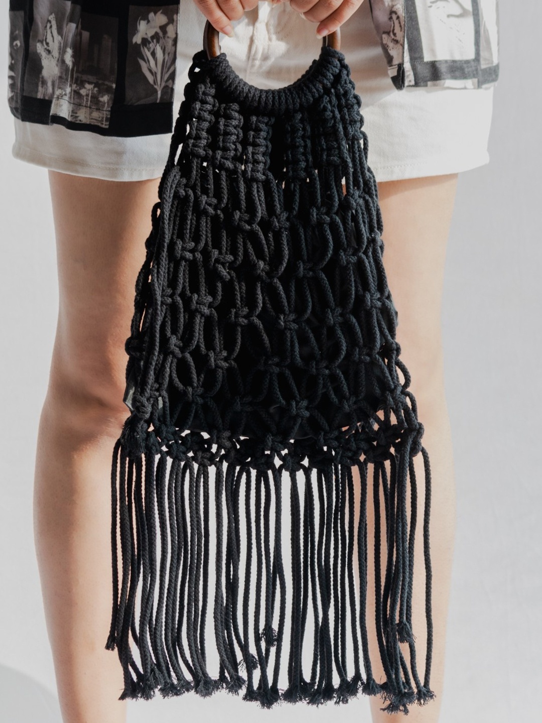 

DECORDILL Hand-Knotted Fringe Handbag, Black