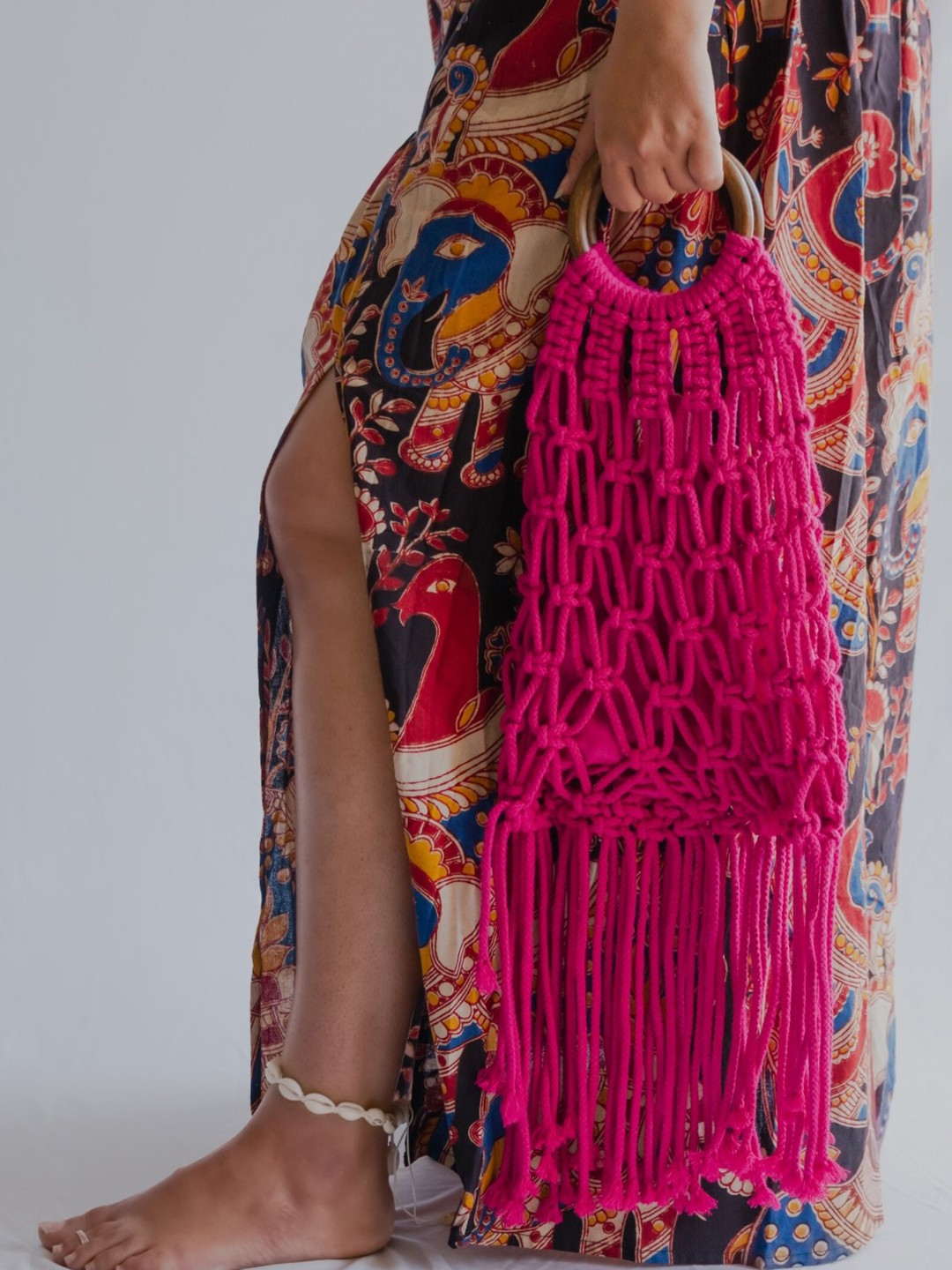 

DECORDILL Hand-Knotted Fringe Handbag, Magenta