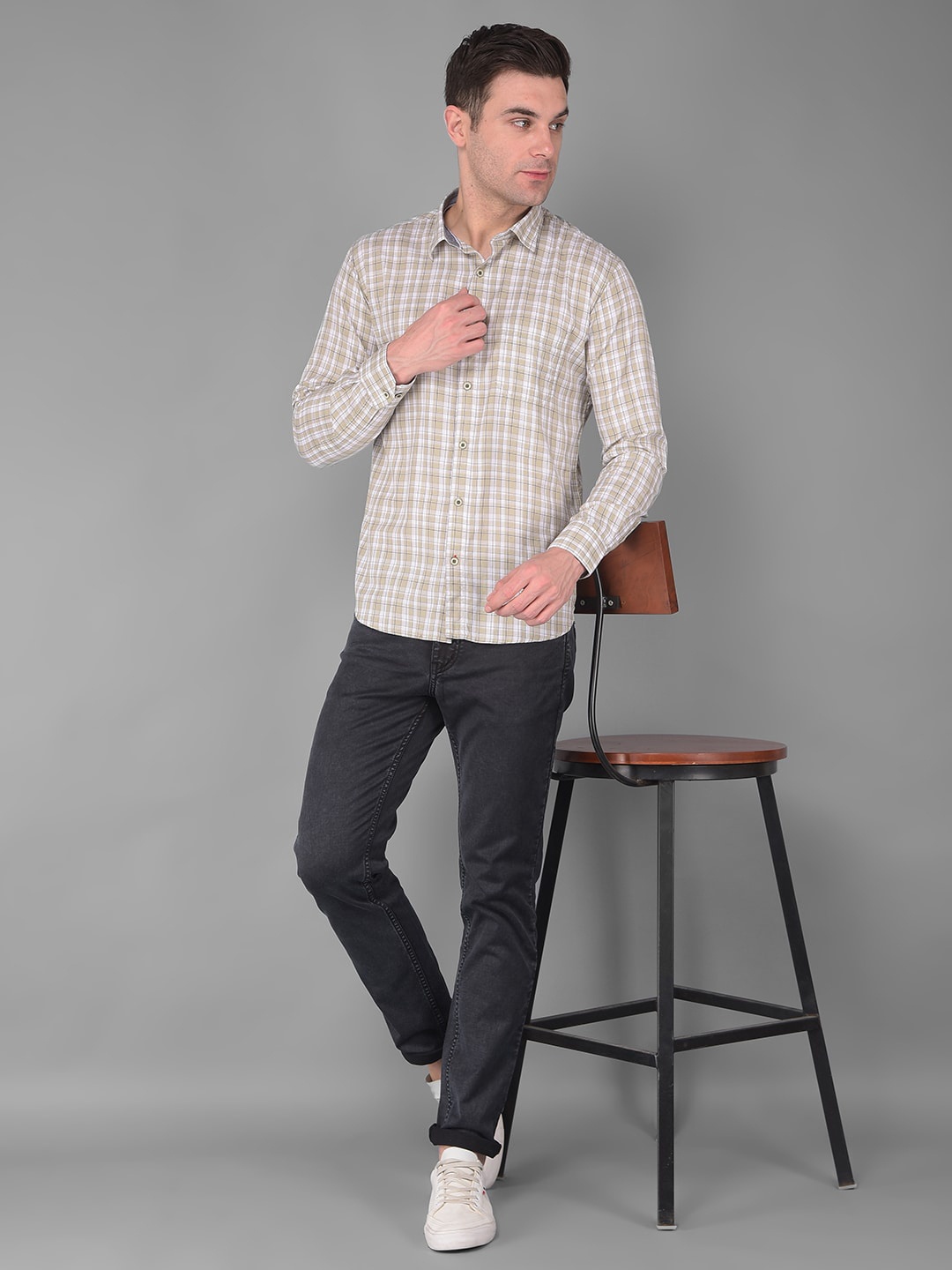 

COBB Tartan Checked Cotton Spread Collar Long Sleeves Slim Fit Casual Shirt, Olive