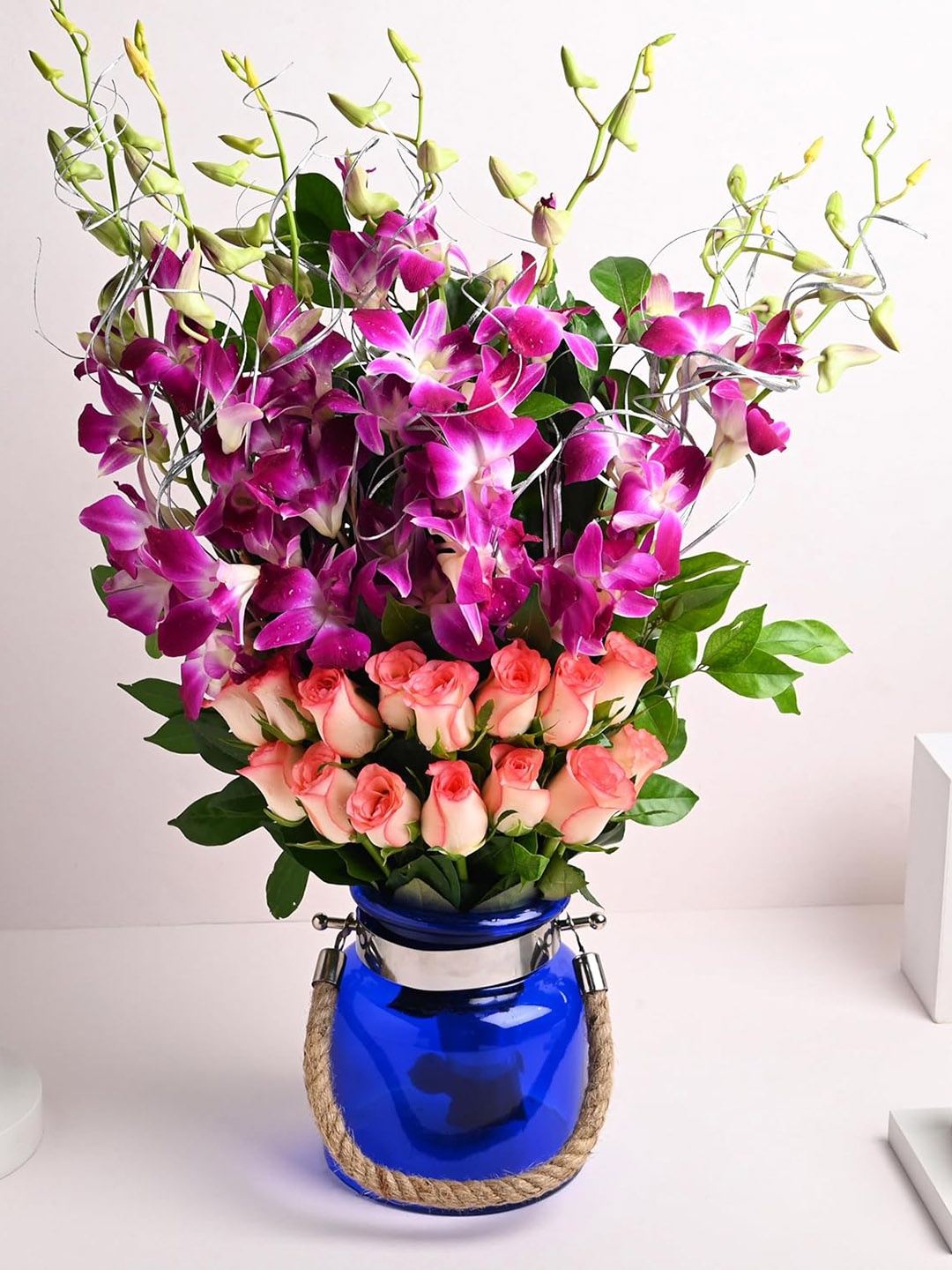 

Floweraura 16 Pieces Pink & Purple Roses With Orchids Fresh Flowers With Vase