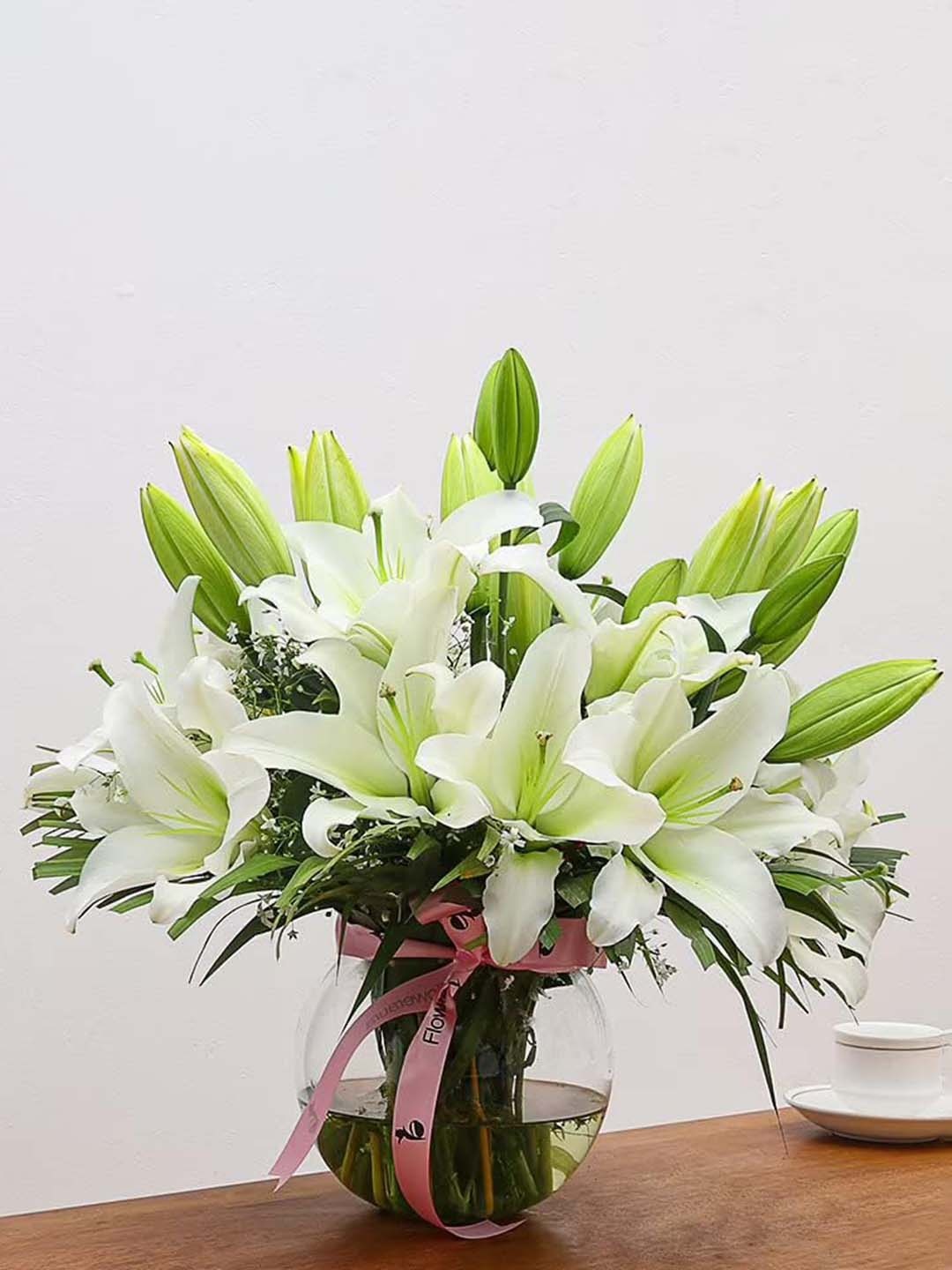 

Floweraura White 10 Pieces Lilies Fresh Flowers Bouquet