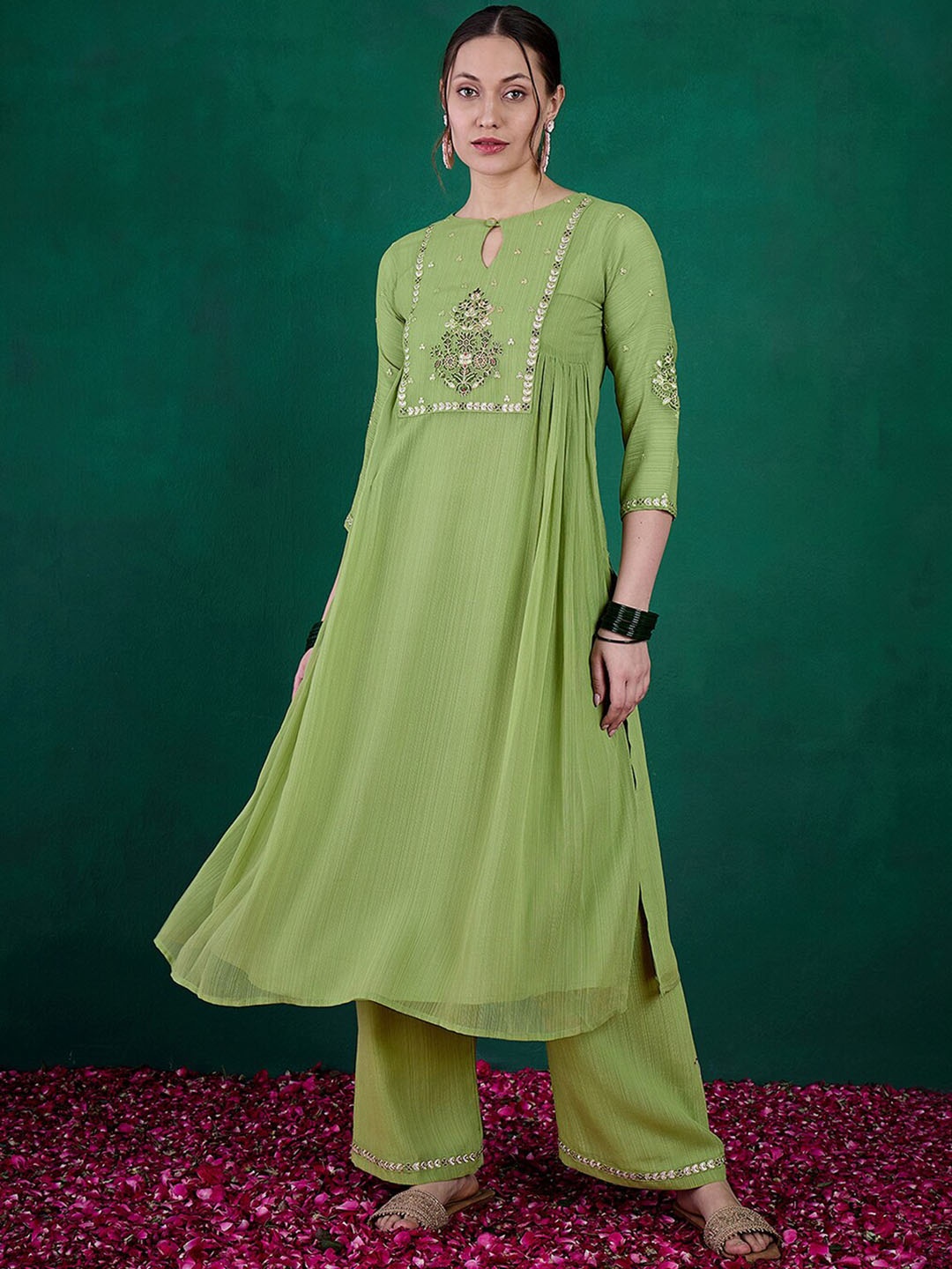 

Sangria Green Ethnic Motifs Embroidered Regular Sequinned Kurta with Palazzos