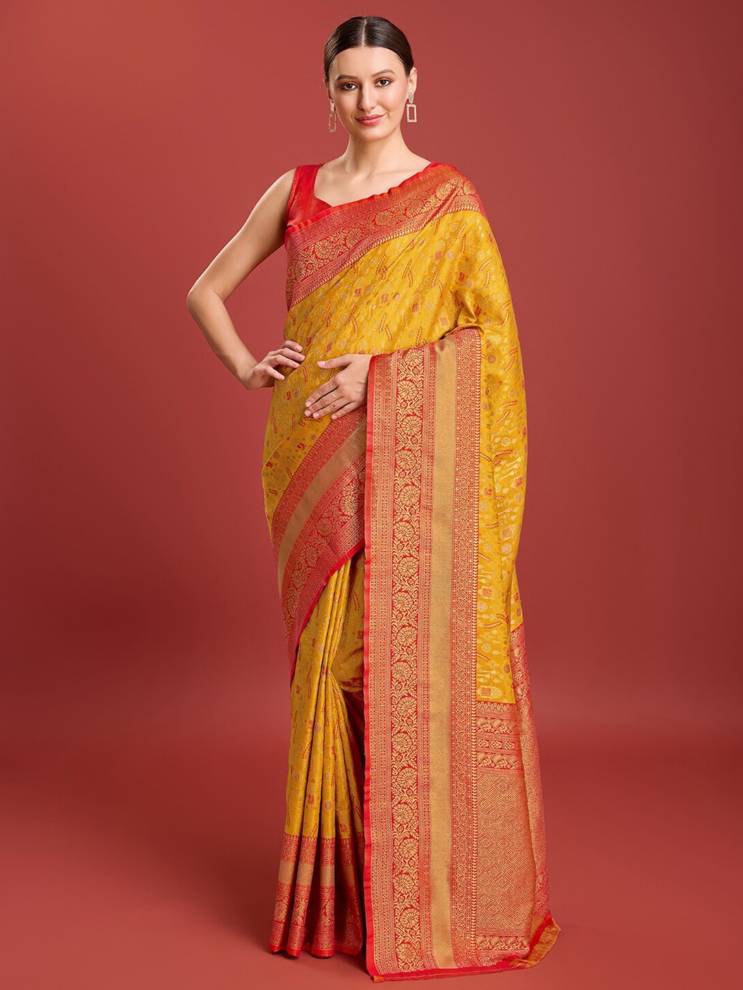 

MONJOLIKA FASHION Floral Woven Design Zari Kanjeevaram Saree, Yellow