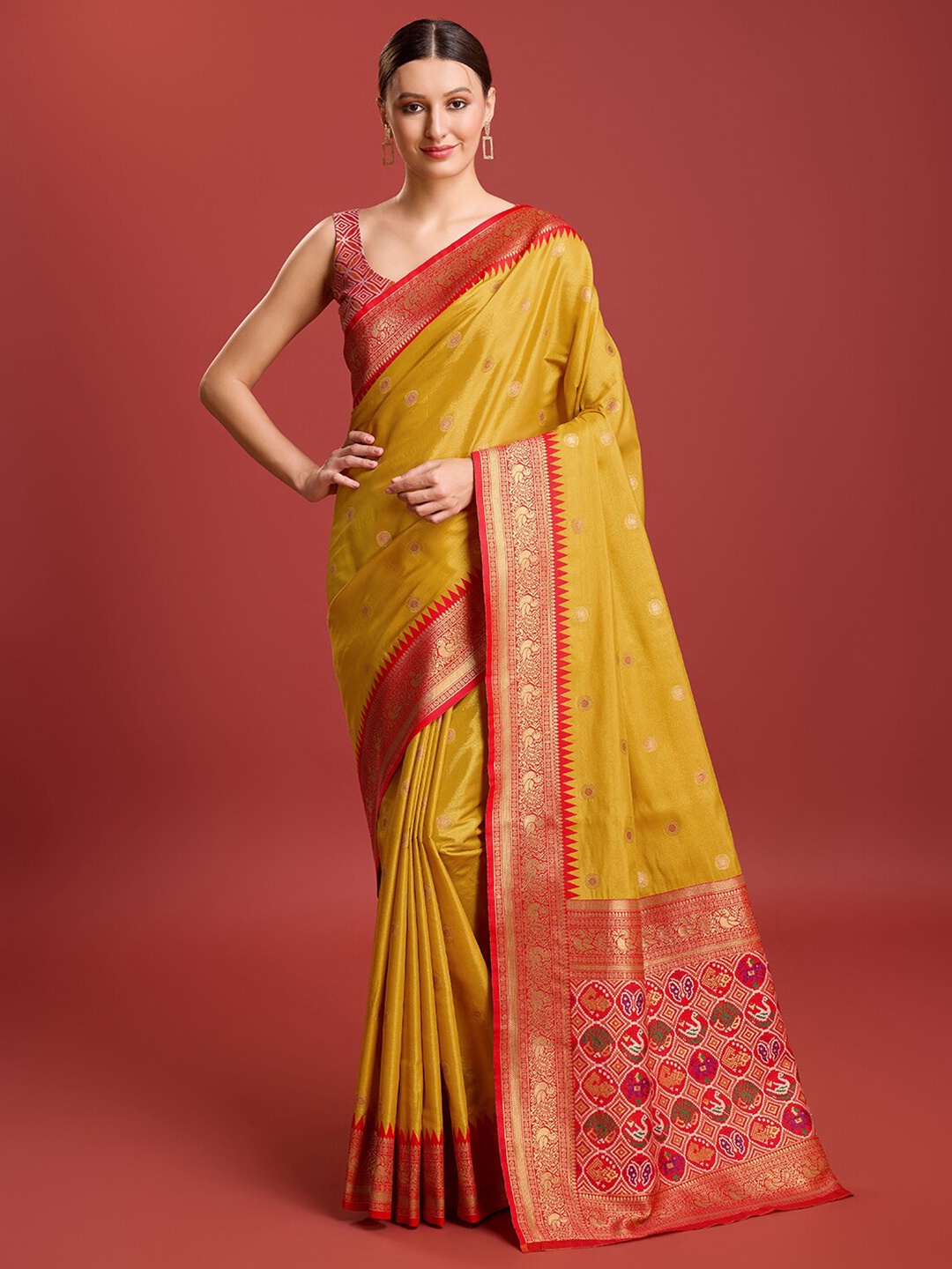 

MONJOLIKA FASHION Woven Design Zari Kanjeevaram Saree, Yellow